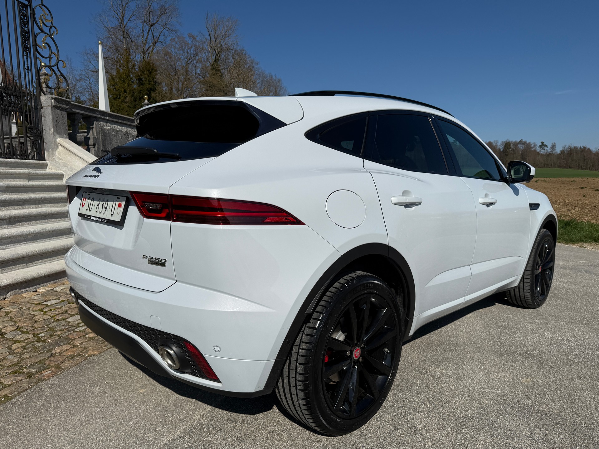 JAGUAR E-Pace 2.0 P250 R-Dynamic SE AWD Automatik-image-5