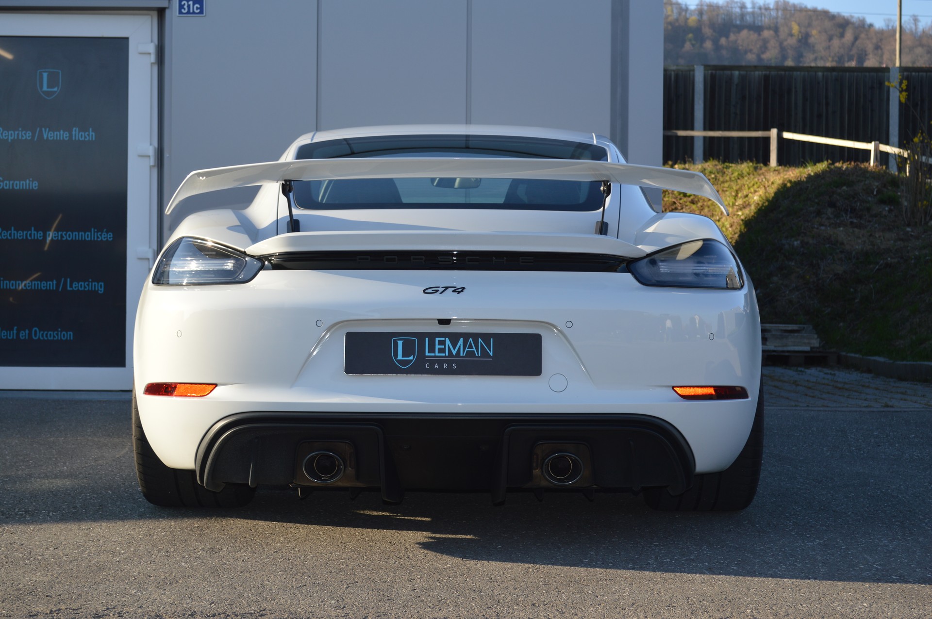 PORSCHE 718 Cayman GT4-image-5