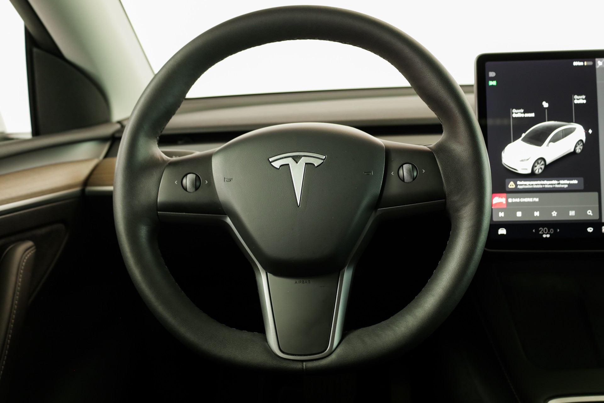 TESLA Model Y Long Range-image-9