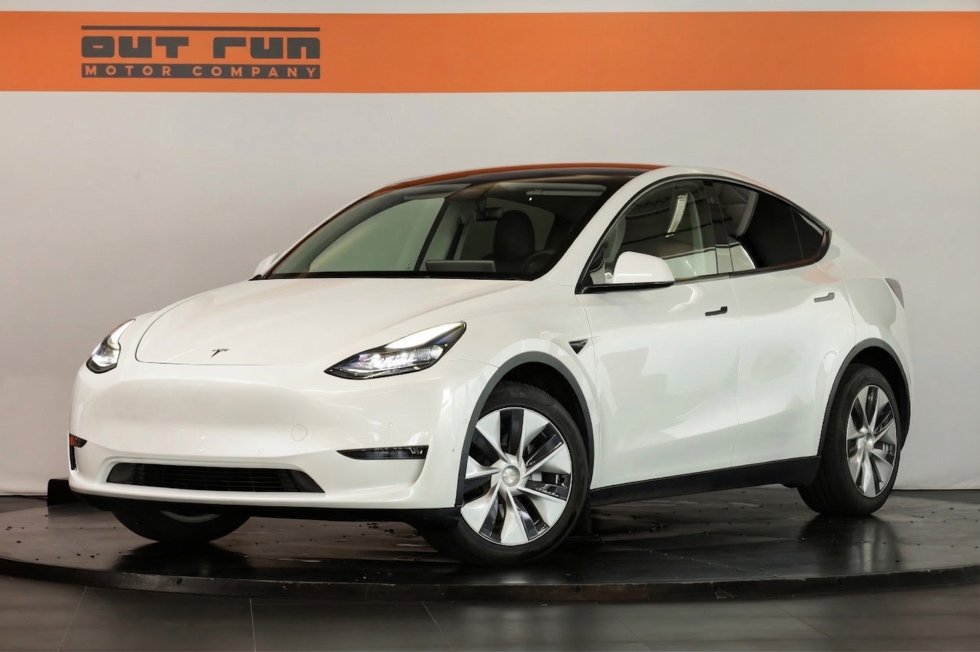 TESLA Model Y Long Range