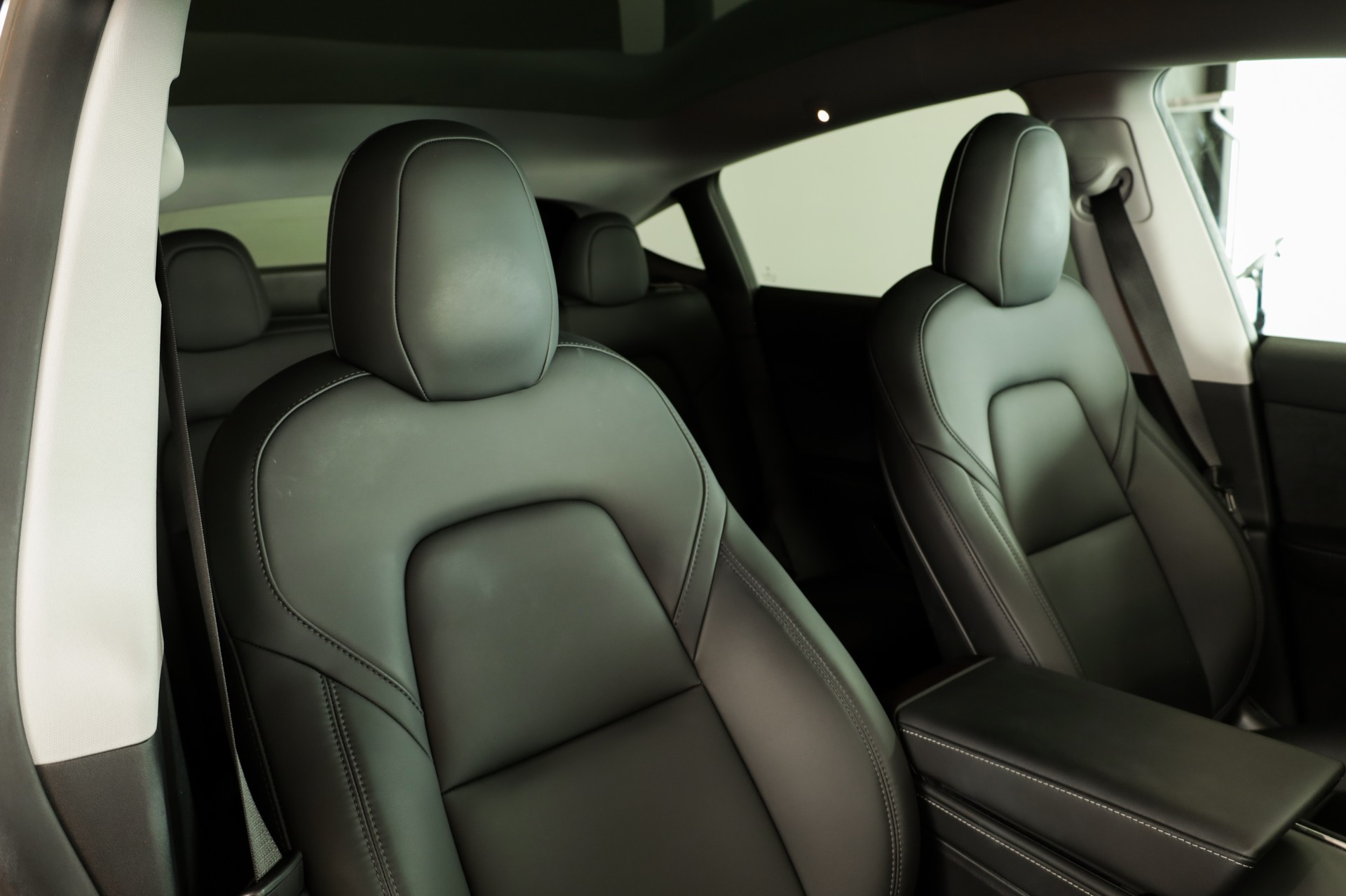 TESLA Model Y Long Range-image-13