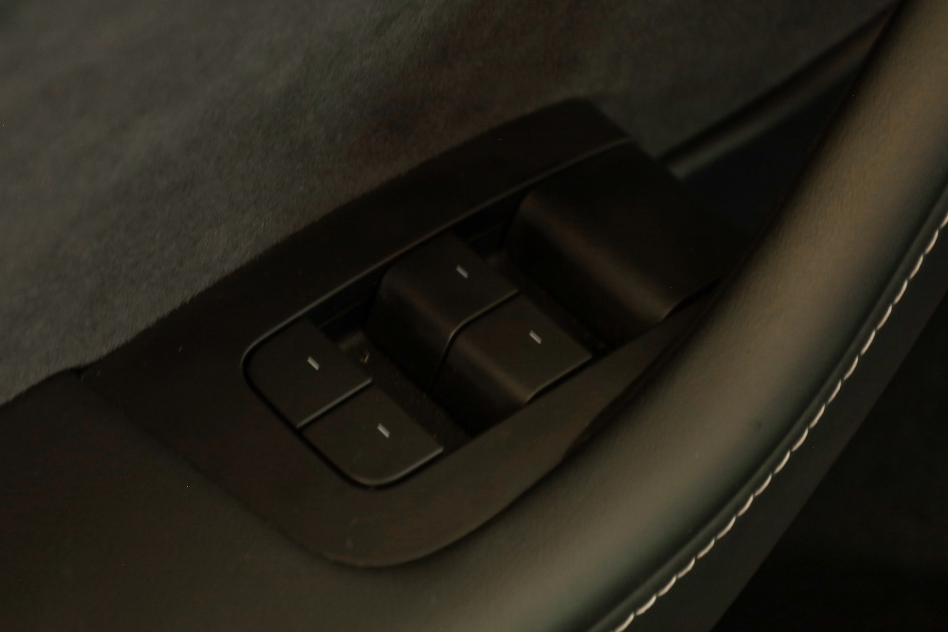 TESLA Model Y Long Range-image-16