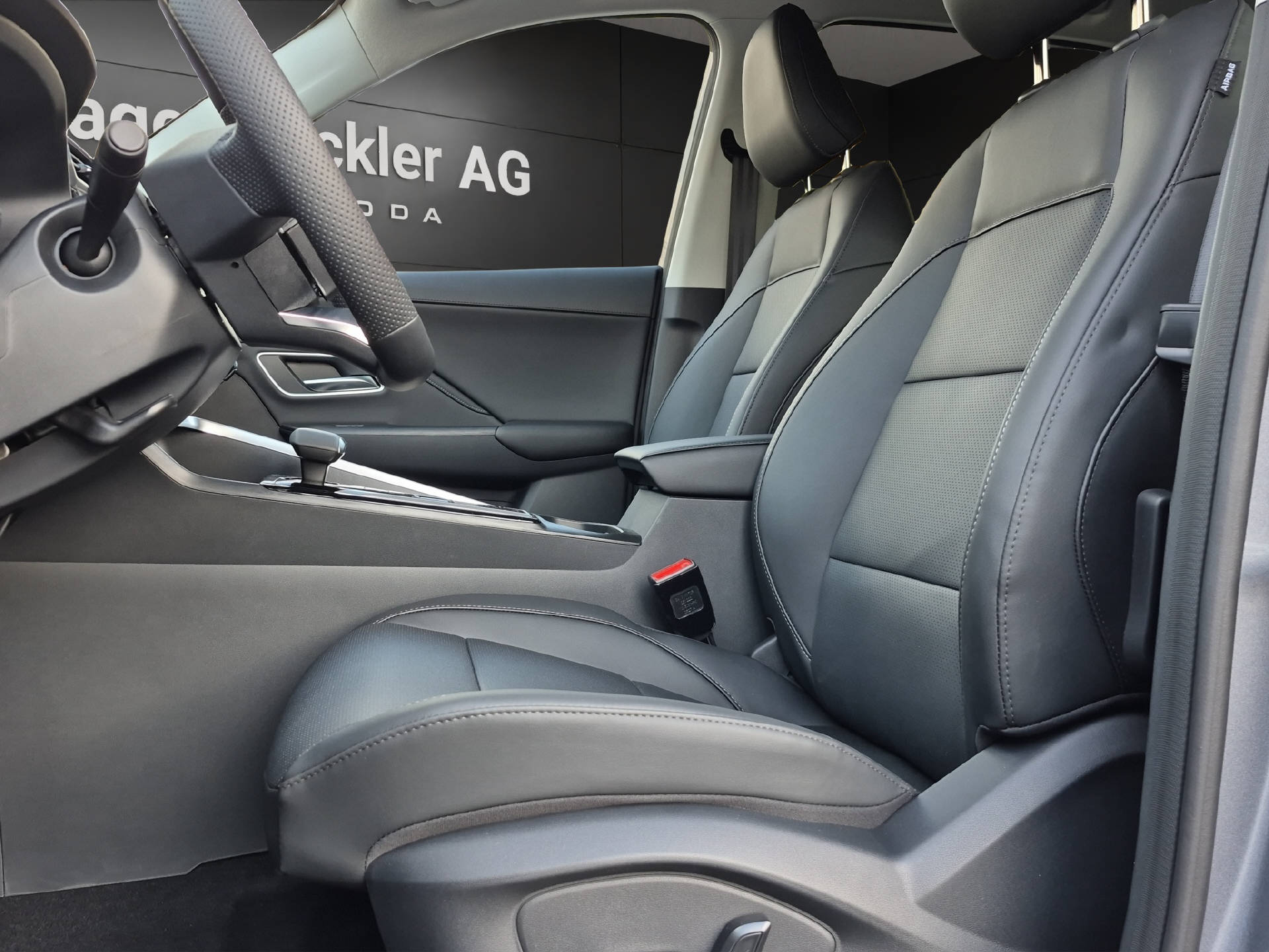 MG ZS 1.5 Hybrid+ Luxury-image-9