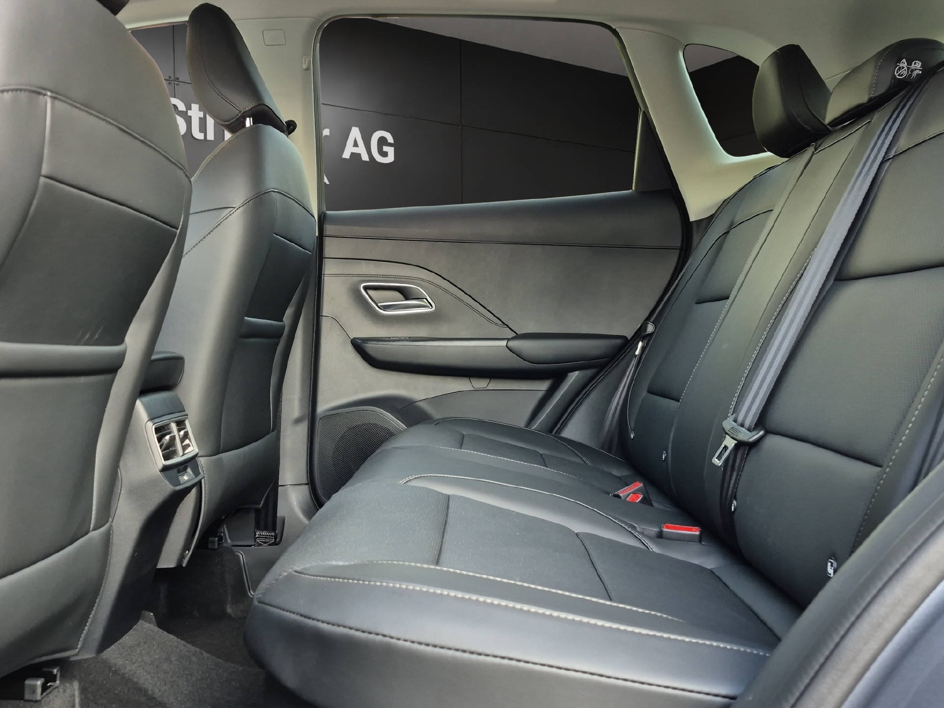 MG ZS 1.5 Hybrid+ Luxury-image-11