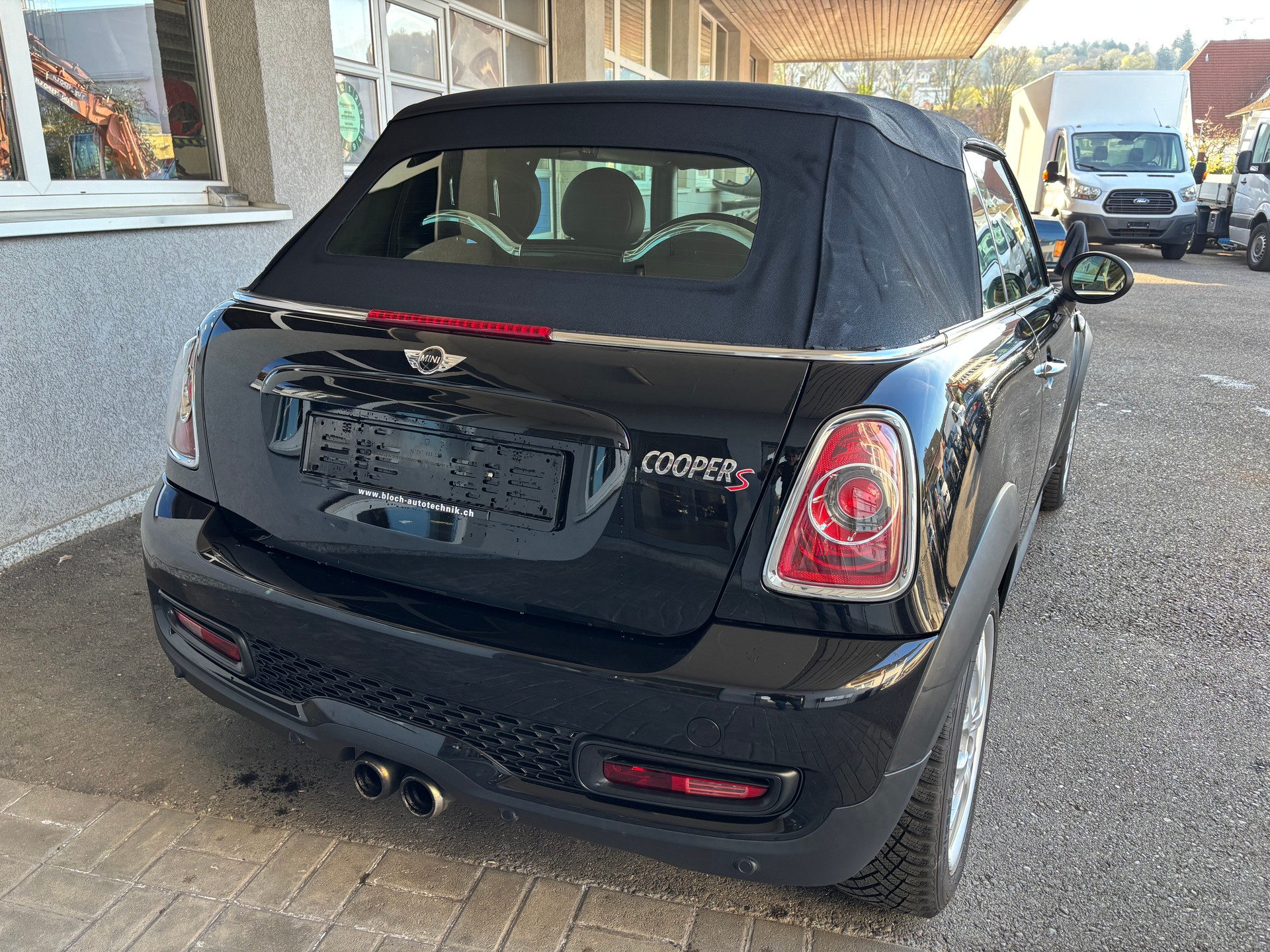 MINI Cooper S Cabriolet-image-6
