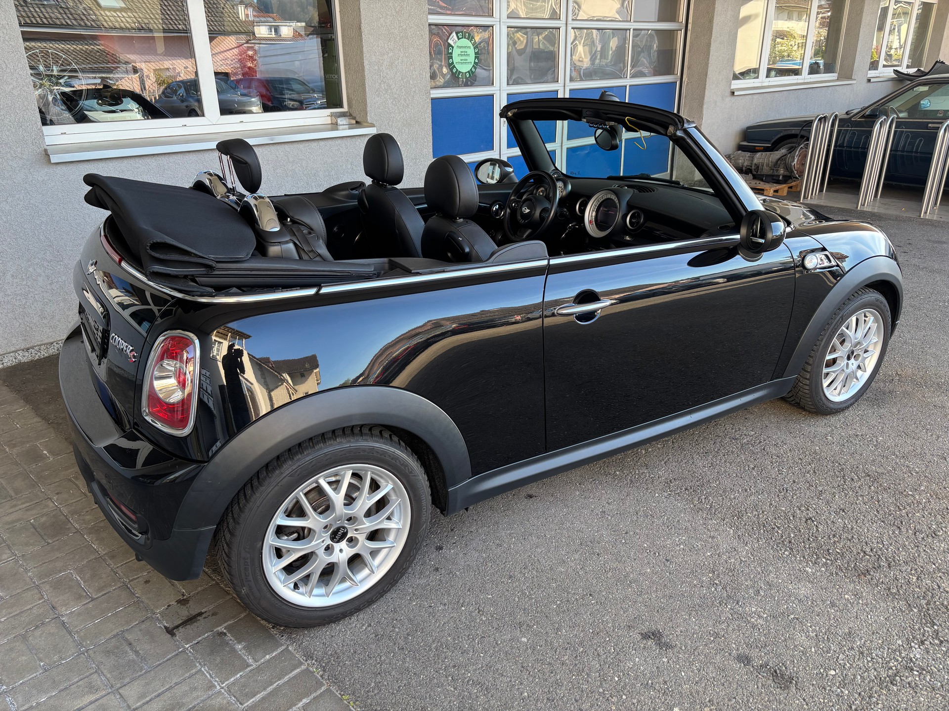 MINI Cooper S Cabriolet-image-5