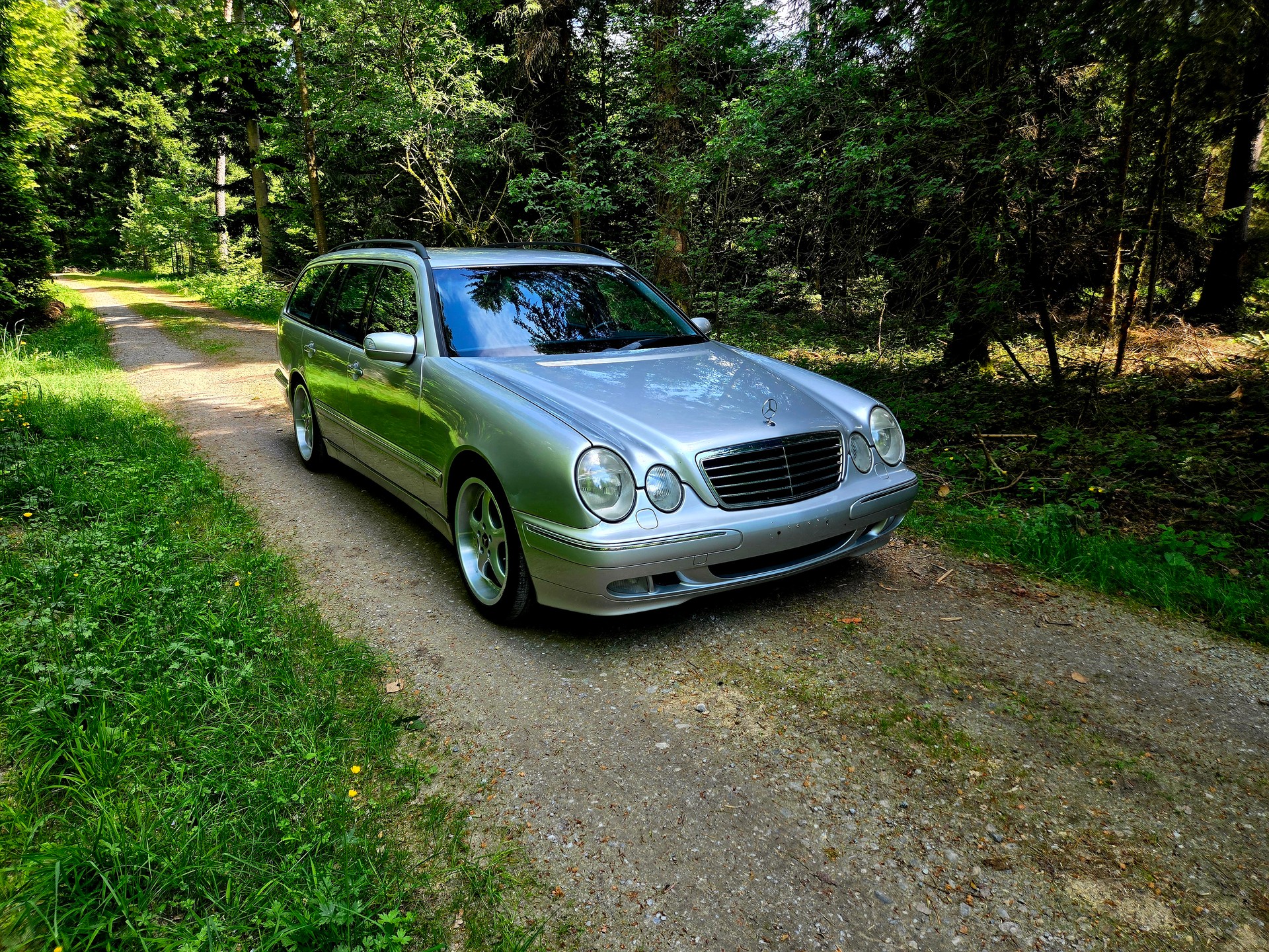 MERCEDES-BENZ E 240 Avantgarde