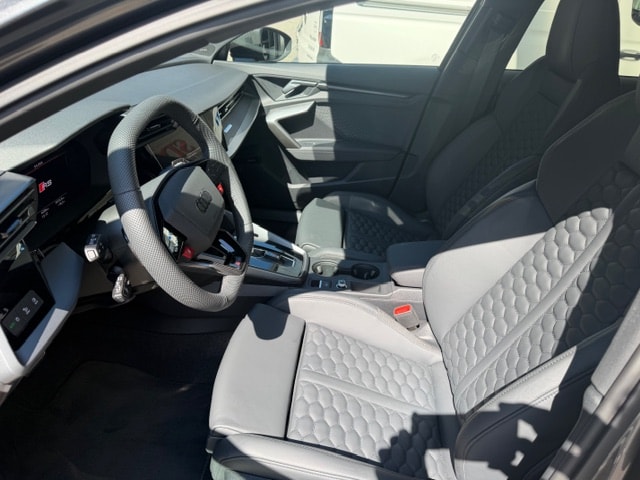AUDI RS3 Sportback 2.5 TSI quattro S-tronic-image-7