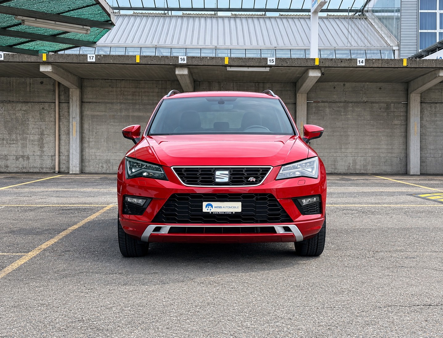 SEAT Ateca 2.0 TSI FR 4Drive DSG Standheizung & AHK-showroom-element-1