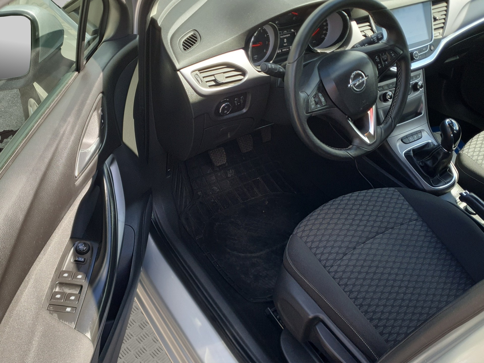 OPEL Astra 1.0i Turbo Enjoy-image-9