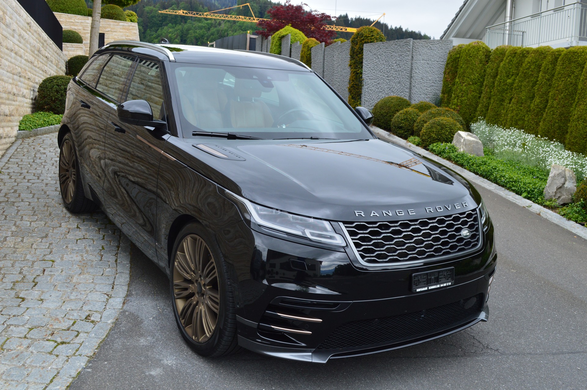 LAND ROVER Range Rover Velar R-Dynamic D 300 HSE Automatic-image-1