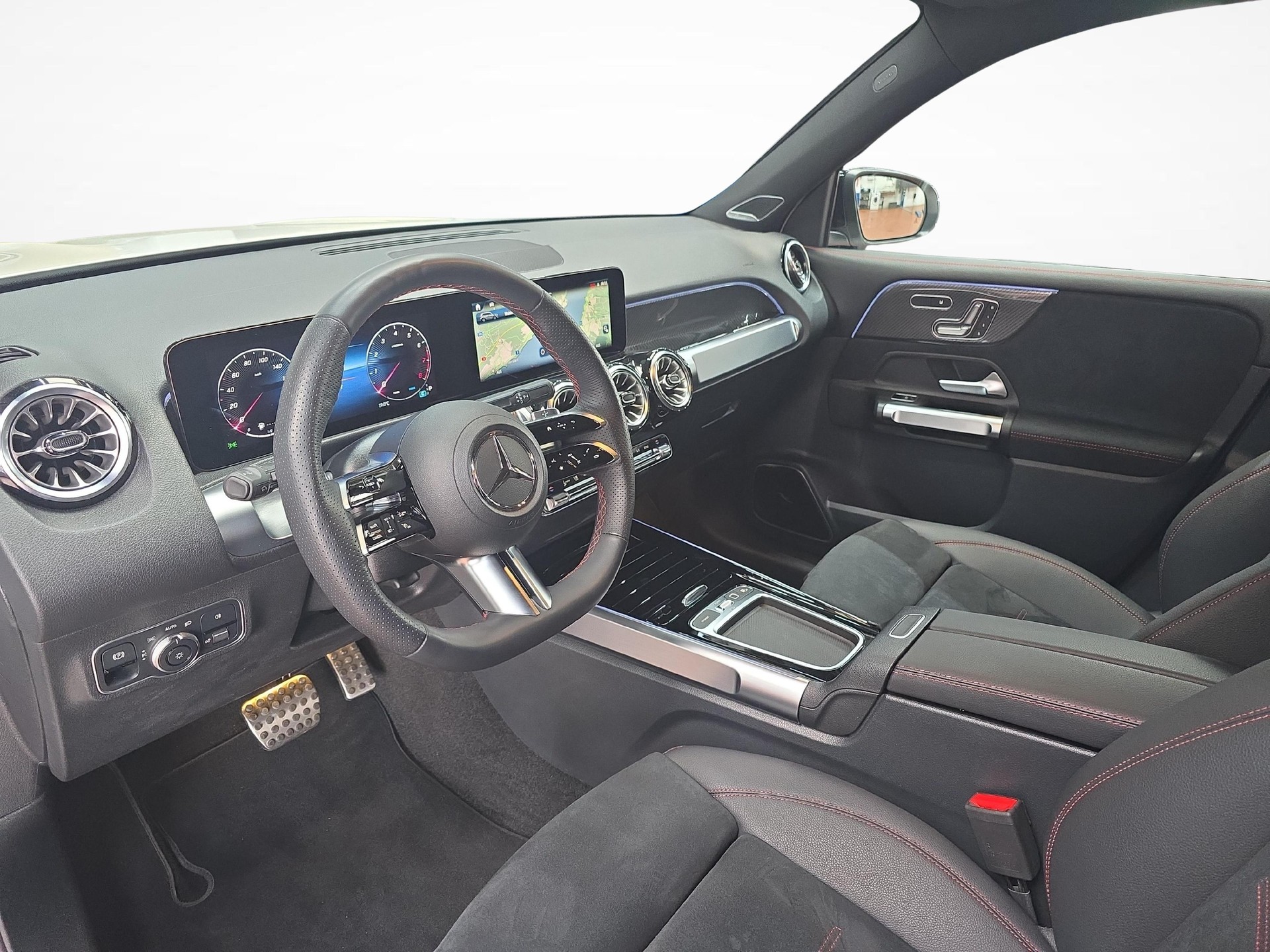 MERCEDES-BENZ GLB 220 4MATIC AMG Line-image-4