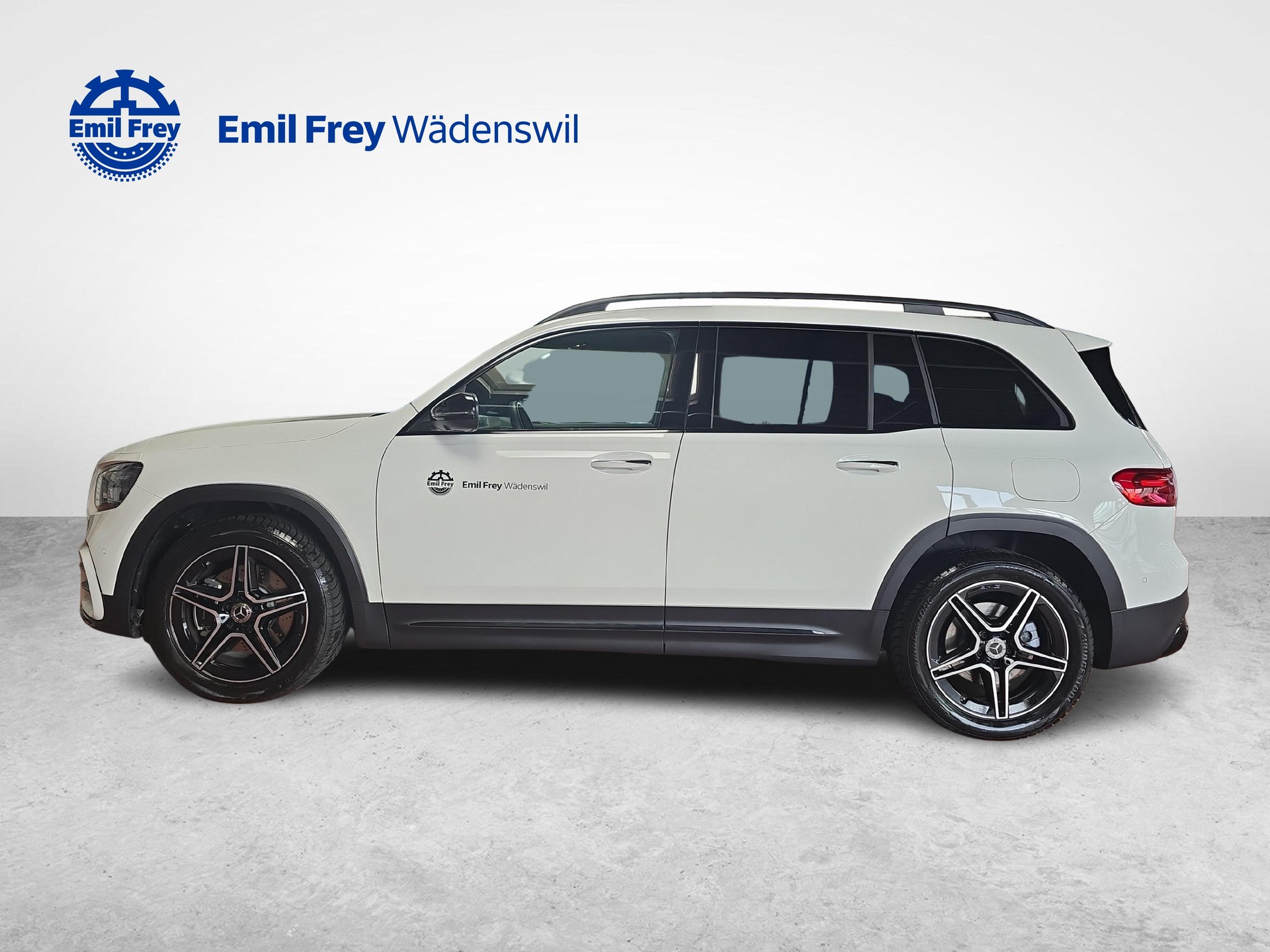 MERCEDES-BENZ GLB 220 4MATIC AMG Line-showroom-element-1