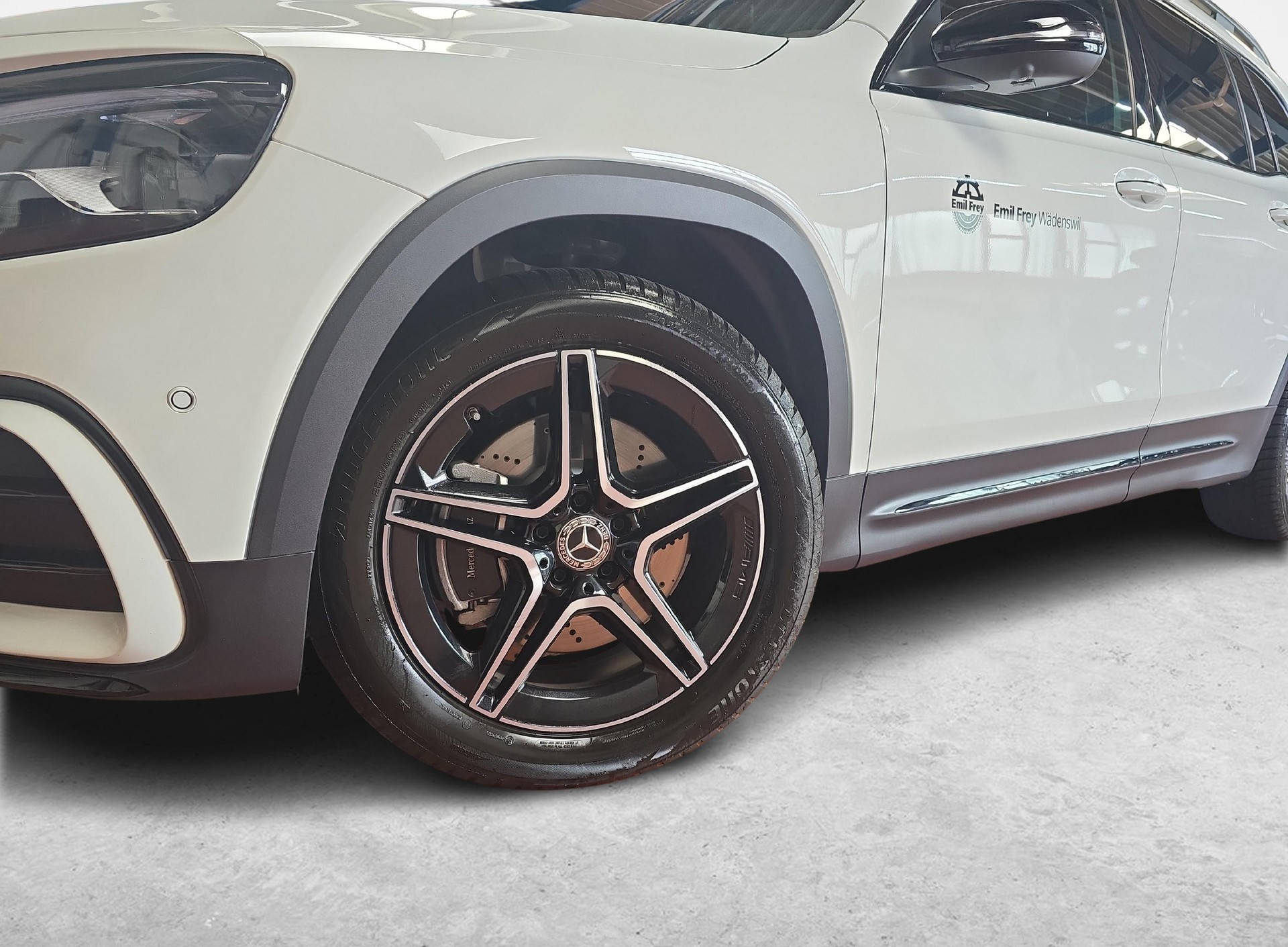 MERCEDES-BENZ GLB 220 4MATIC AMG Line-image-10