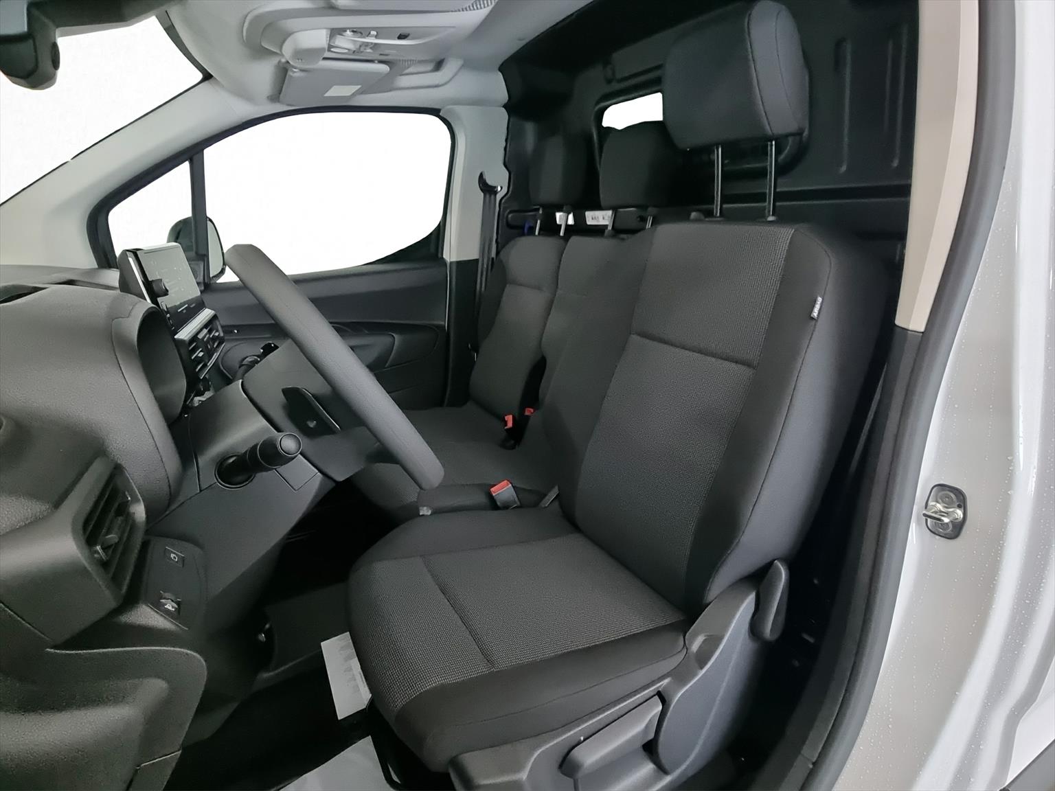 TOYOTA PROACE CITY Van L1 52KWh Active-image-5
