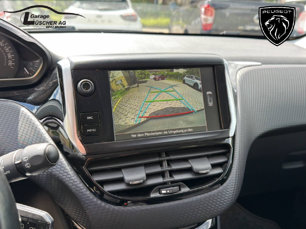 PEUGEOT 2008 1.2 PureTech 110 Allure S/S-image-15