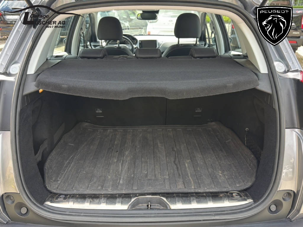 PEUGEOT 2008 1.2 PureTech 110 Allure S/S-image-9