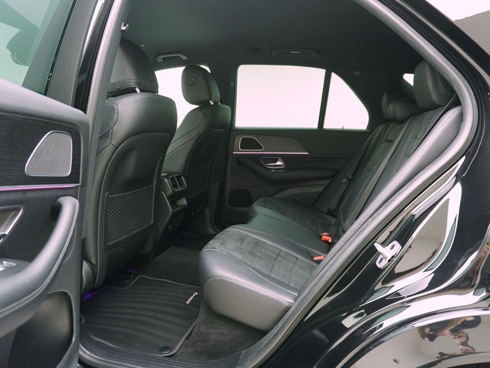 MERCEDES-BENZ GLE-Klasse GLE 300 d AMG Line 4matic-image-11