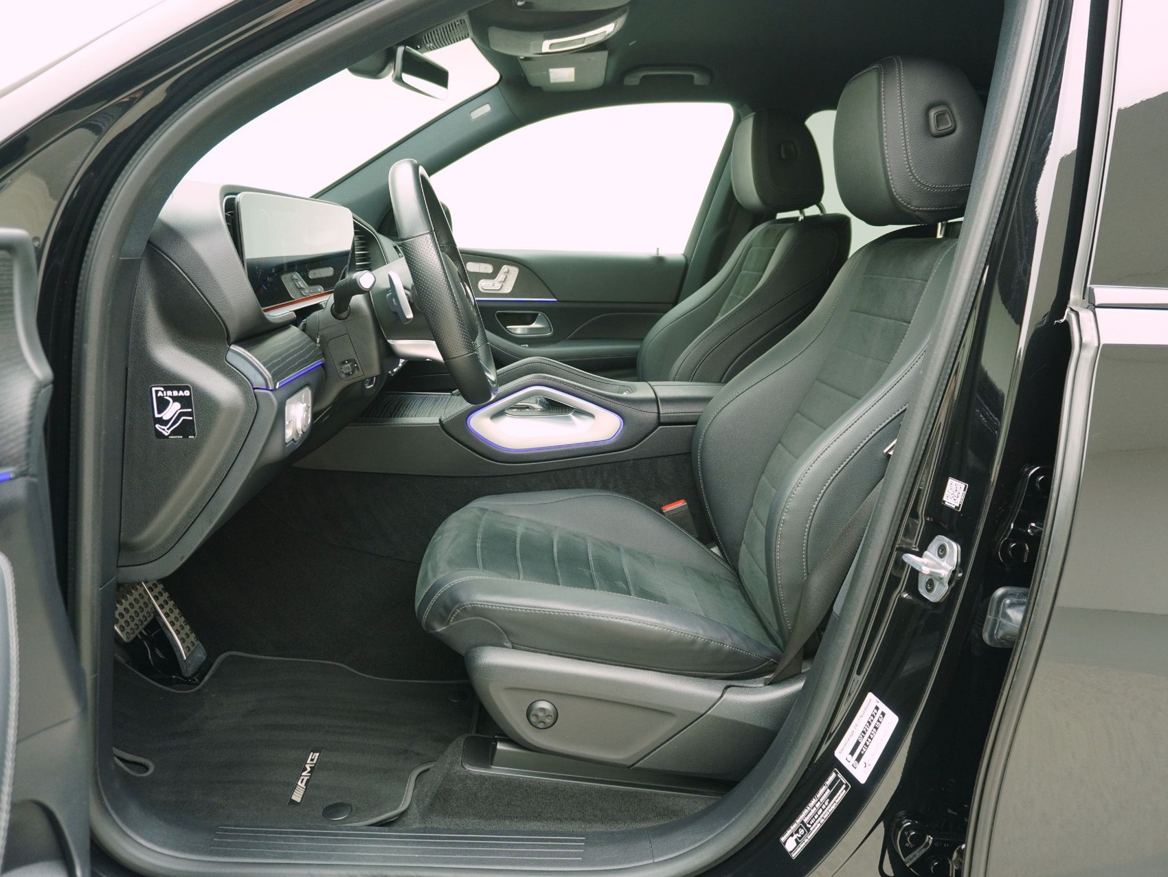 MERCEDES-BENZ GLE-Klasse GLE 300 d AMG Line 4matic-image-8