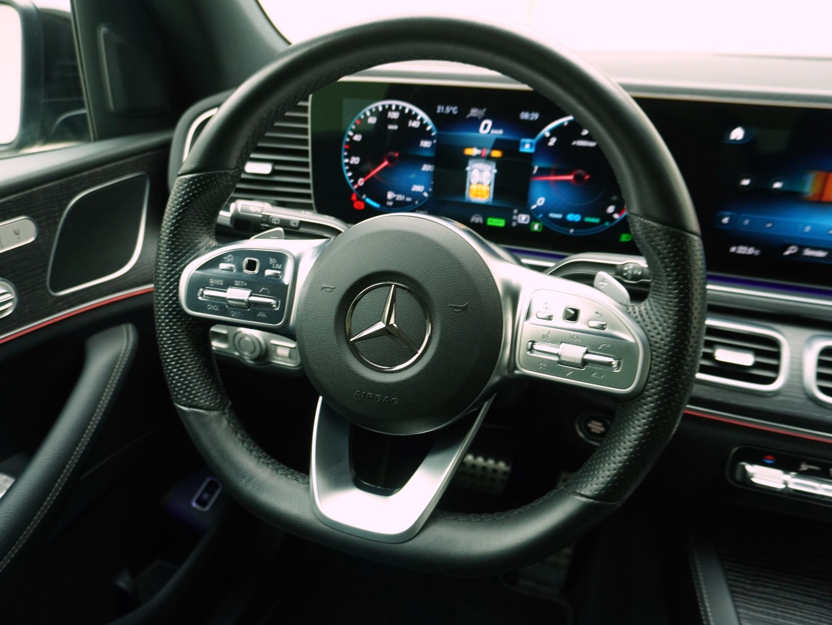 MERCEDES-BENZ GLE-Klasse GLE 300 d AMG Line 4matic-image-10