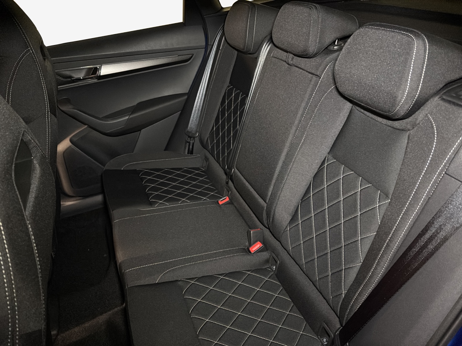 SKODA Karoq 2.0 TSI SportLine 4x4 DSG-image-5