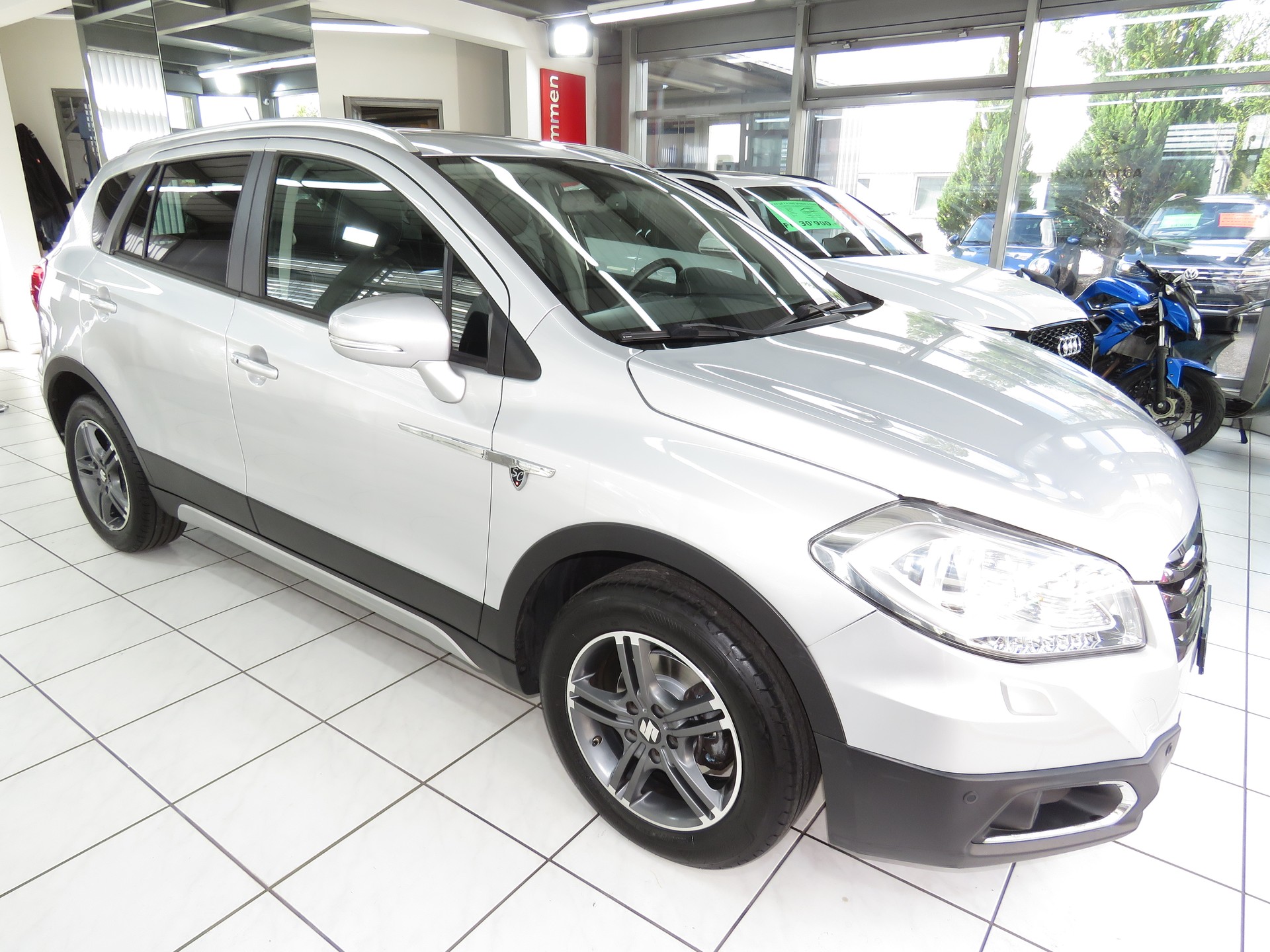 SUZUKI SX4 S-Cross 1.6 16V PizSulai 4WD CVT7 (Automat)-showroom-element-2