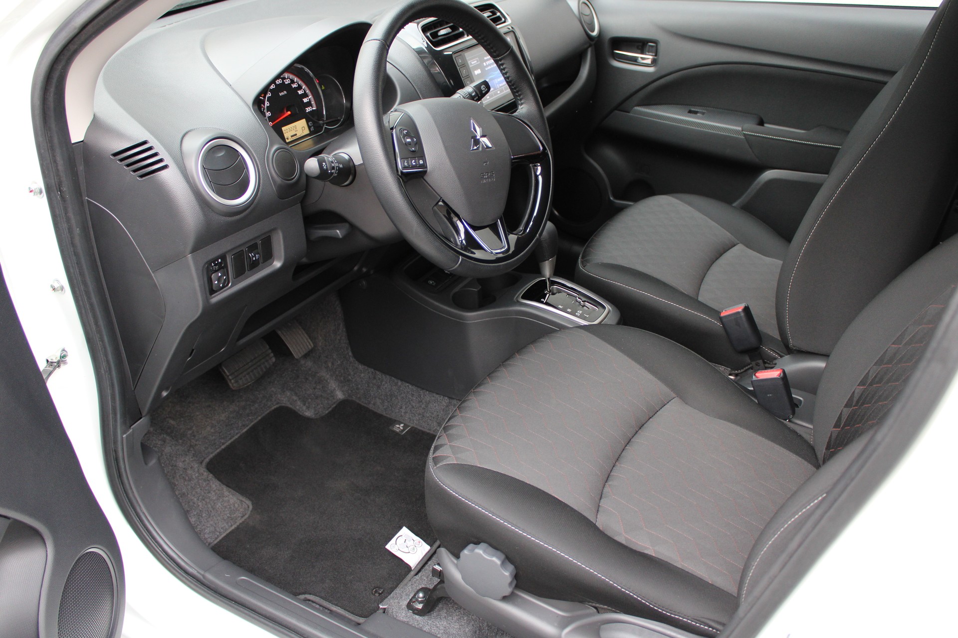 MITSUBISHI Space Star 1.2 Automatique - Avec Four pour Pizzas-image-14