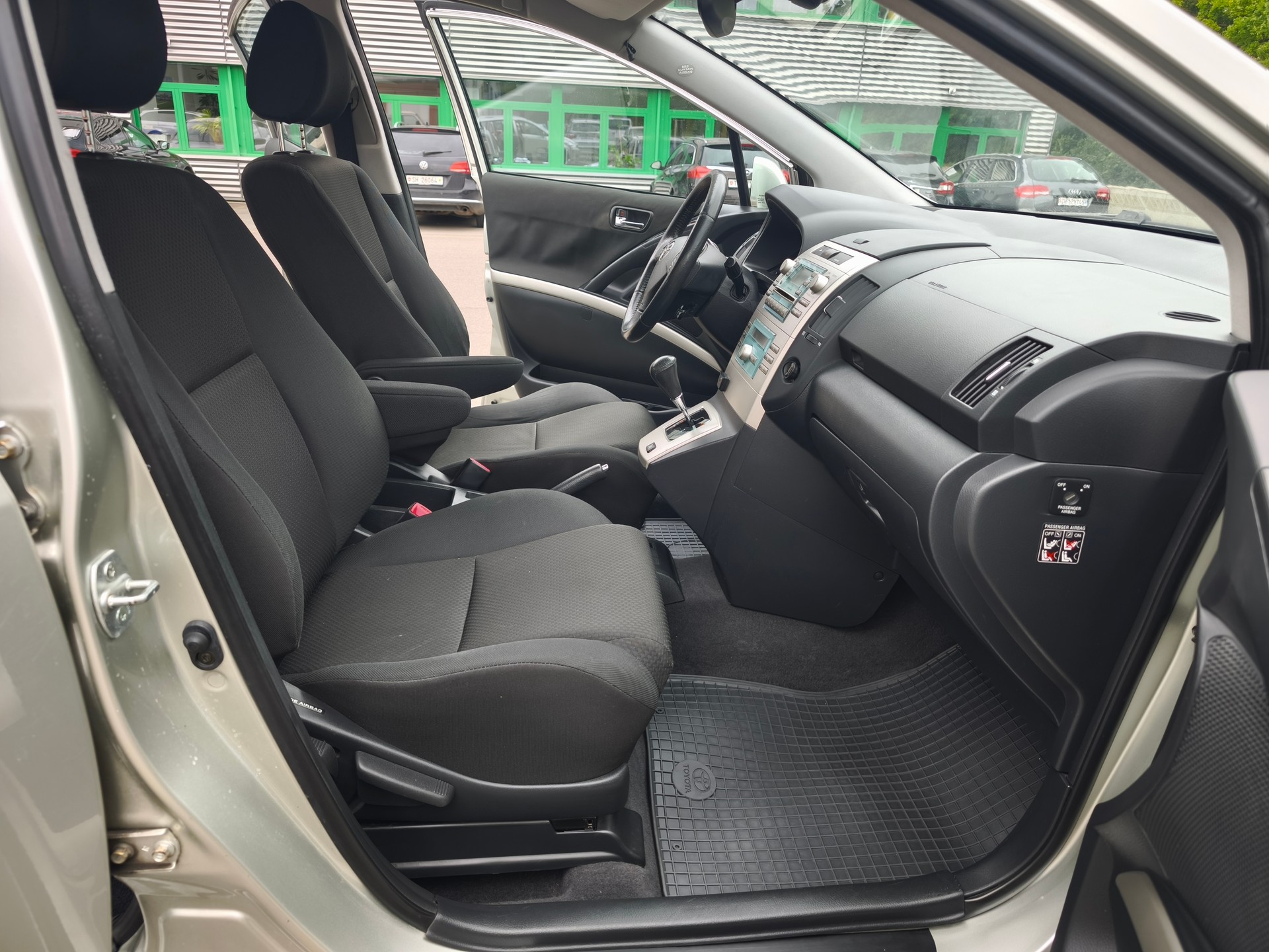 TOYOTA Corolla Verso 1.8 Linea Sol-image-6
