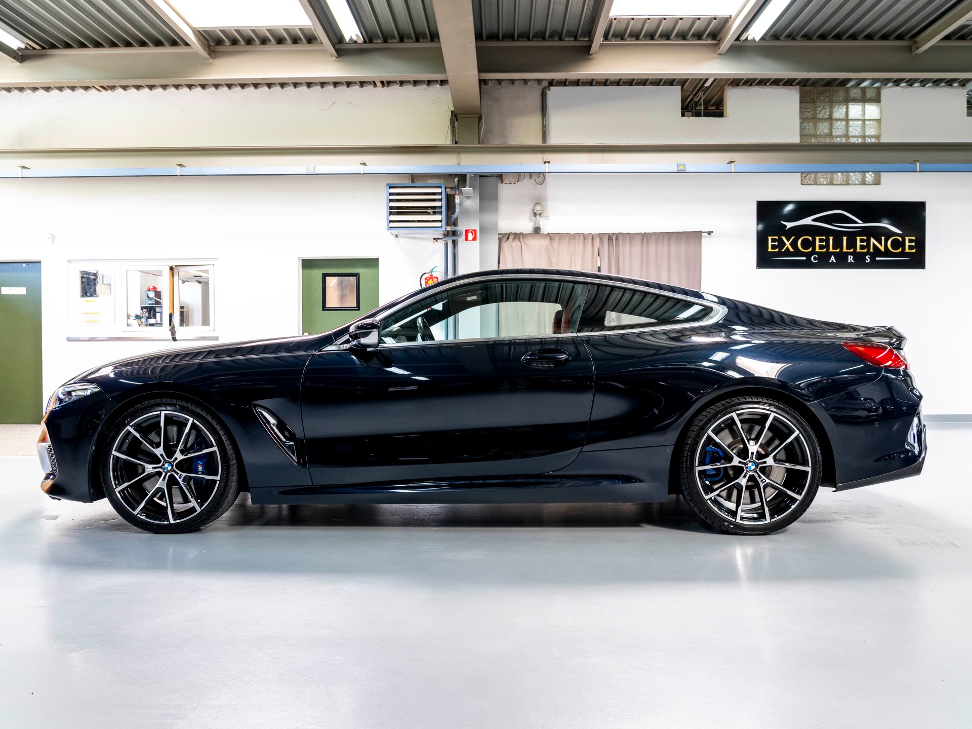 BMW M850i xDrive Steptronic-showroom-element-3