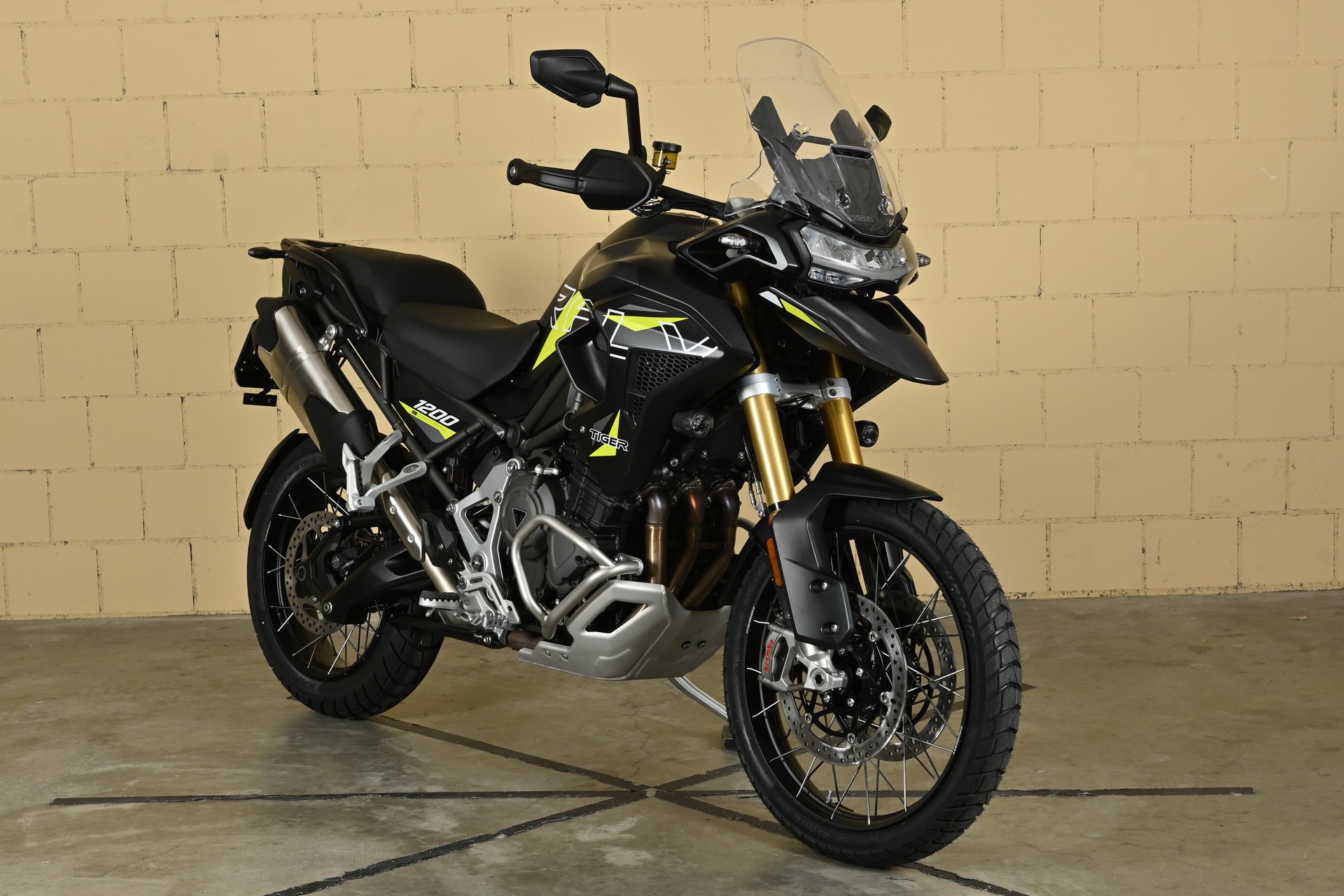 TRIUMPH Tiger 1200 Desert-image-1