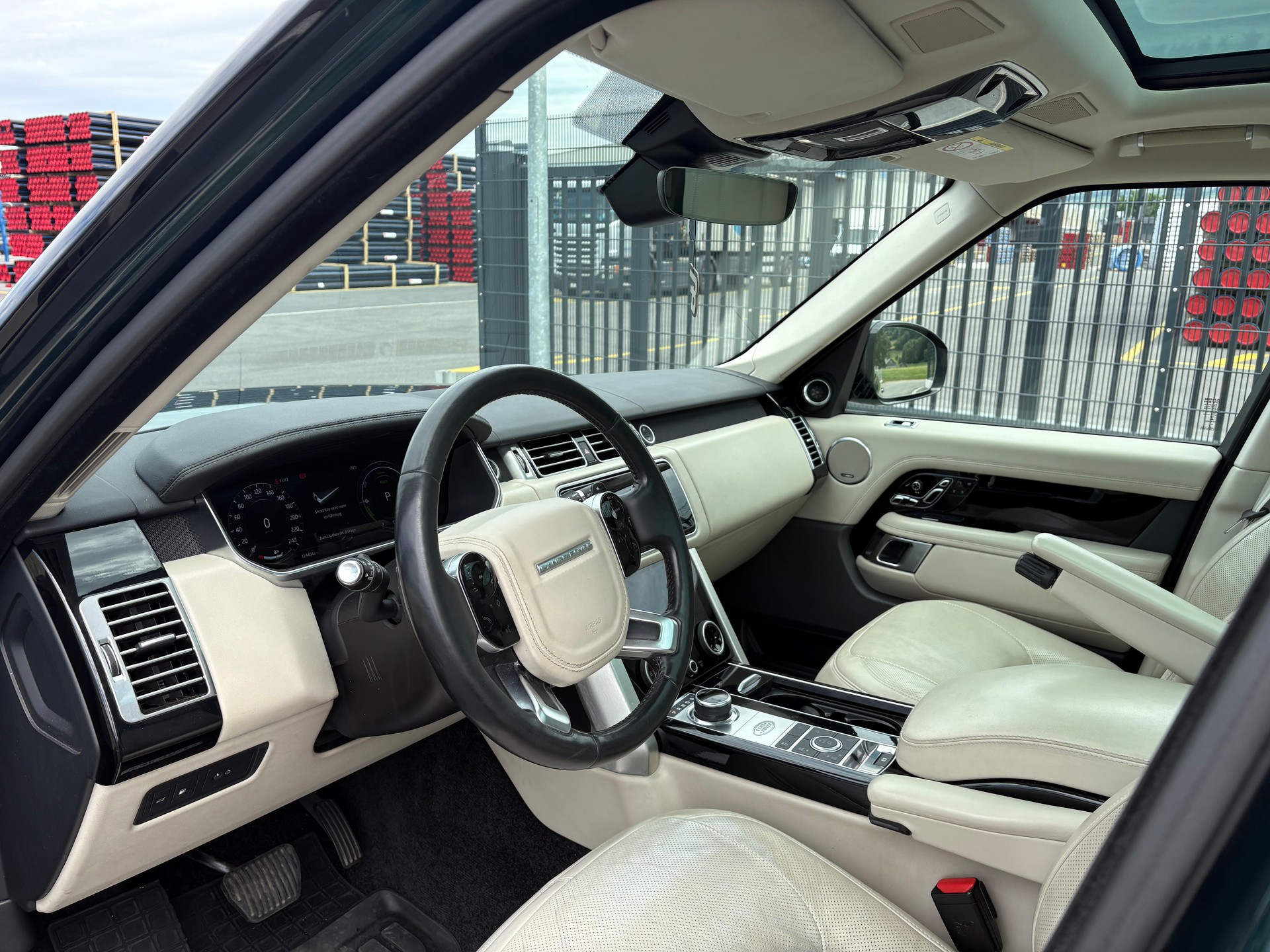 LAND ROVER Range Rover LWB 2.0 Si4 PHEV Vogue Automatic-image-10