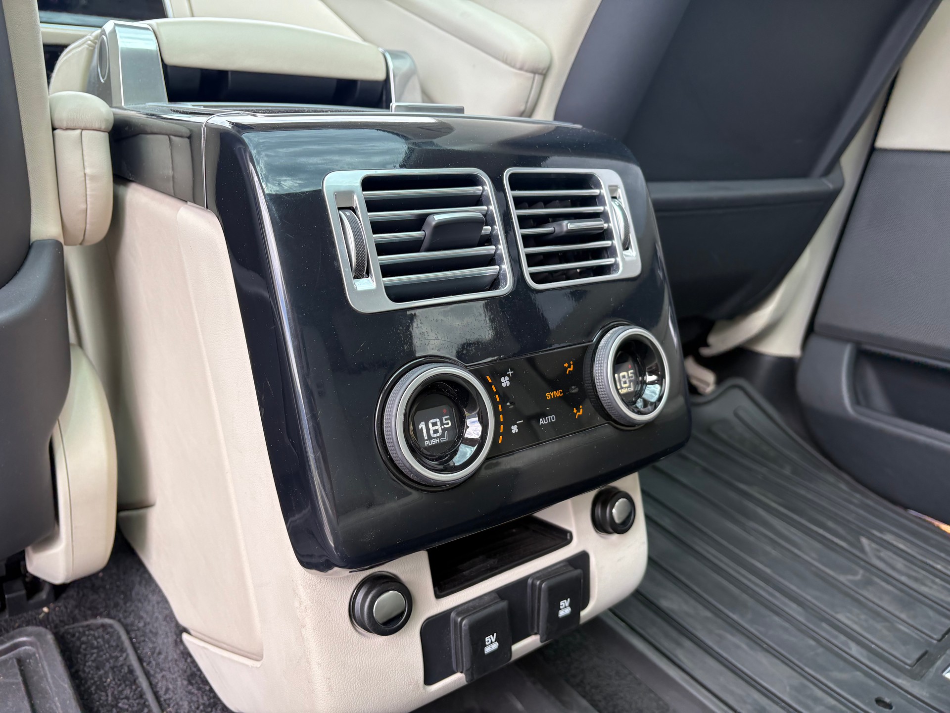 LAND ROVER Range Rover LWB 2.0 Si4 PHEV Vogue Automatic-image-12