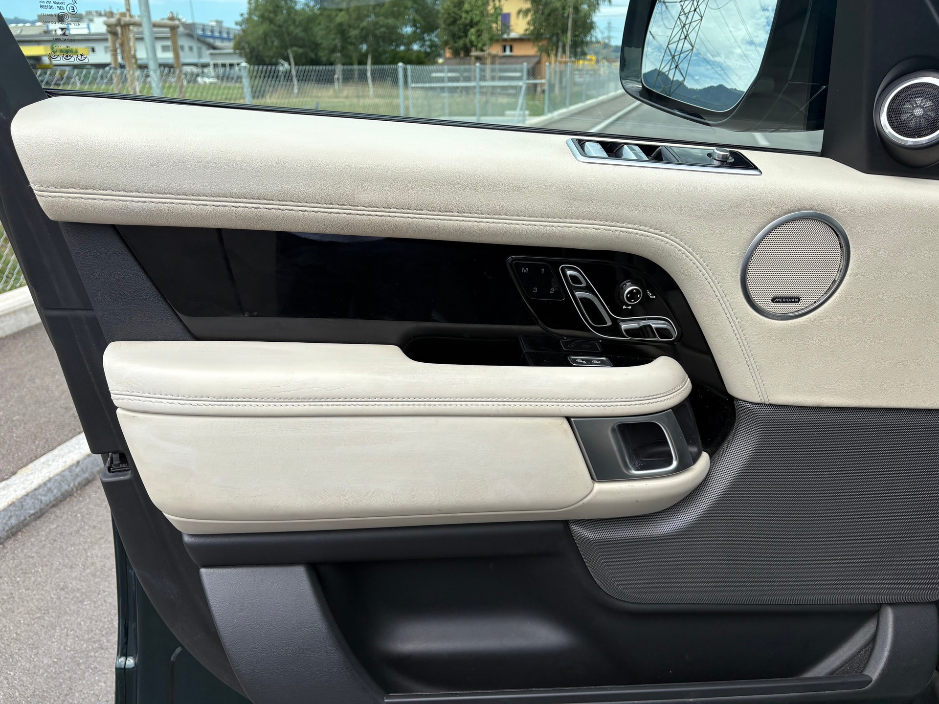 LAND ROVER Range Rover LWB 2.0 Si4 PHEV Vogue Automatic-image-15