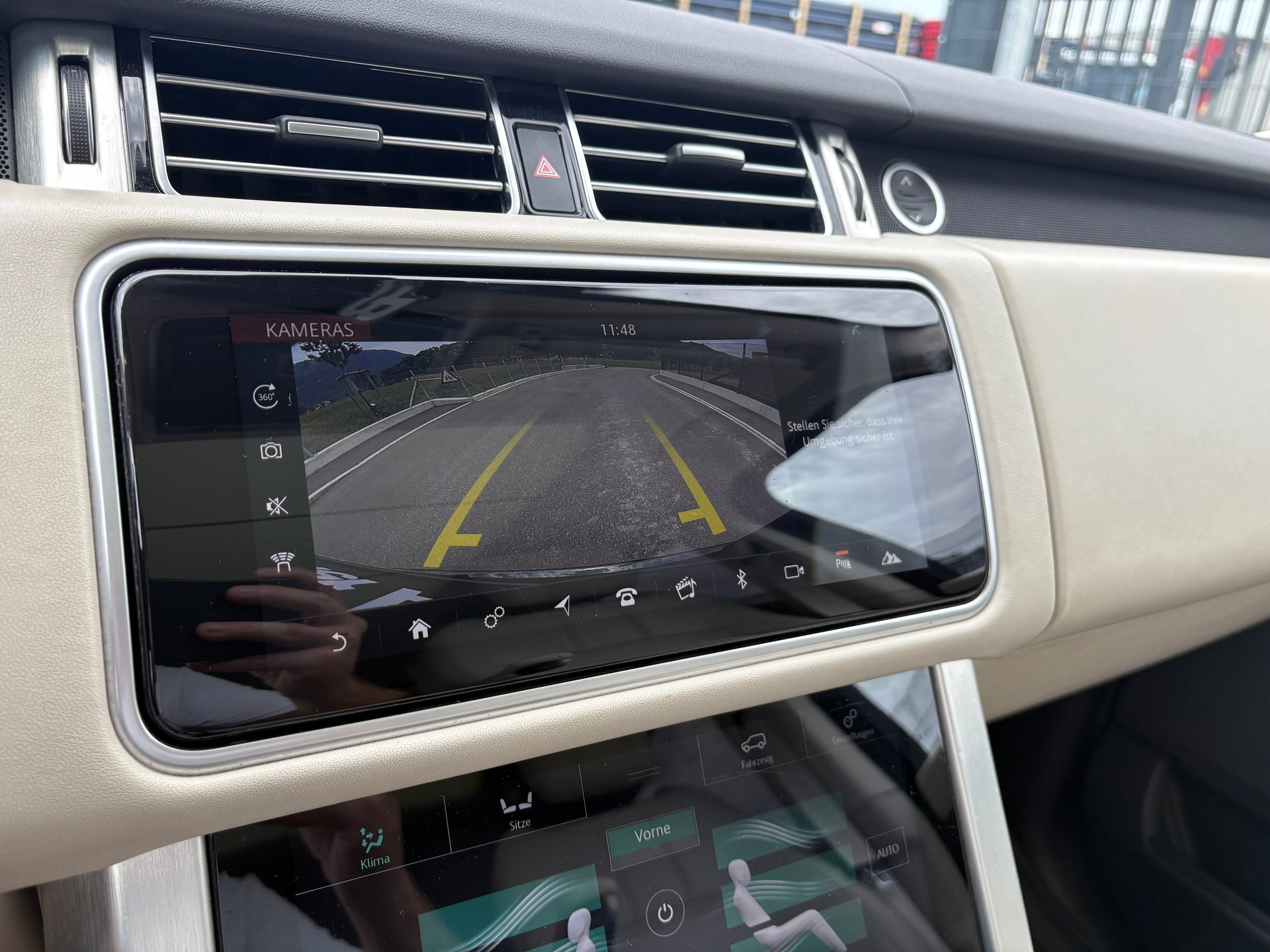 LAND ROVER Range Rover LWB 2.0 Si4 PHEV Vogue Automatic-image-18