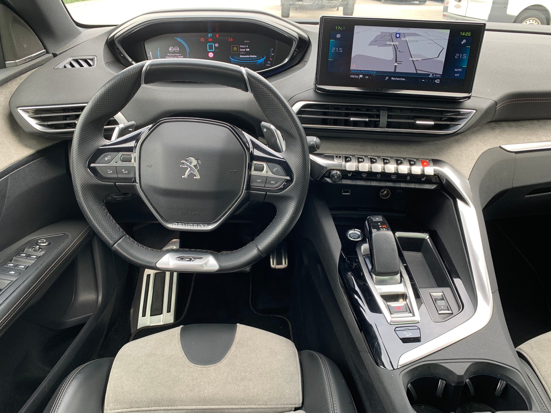 PEUGEOT 3008 300e Hybrid4 Road Trip EAT8-image-22