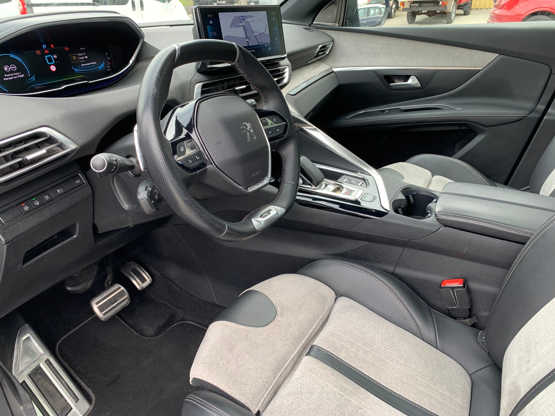 PEUGEOT 3008 300e Hybrid4 Road Trip EAT8-image-16