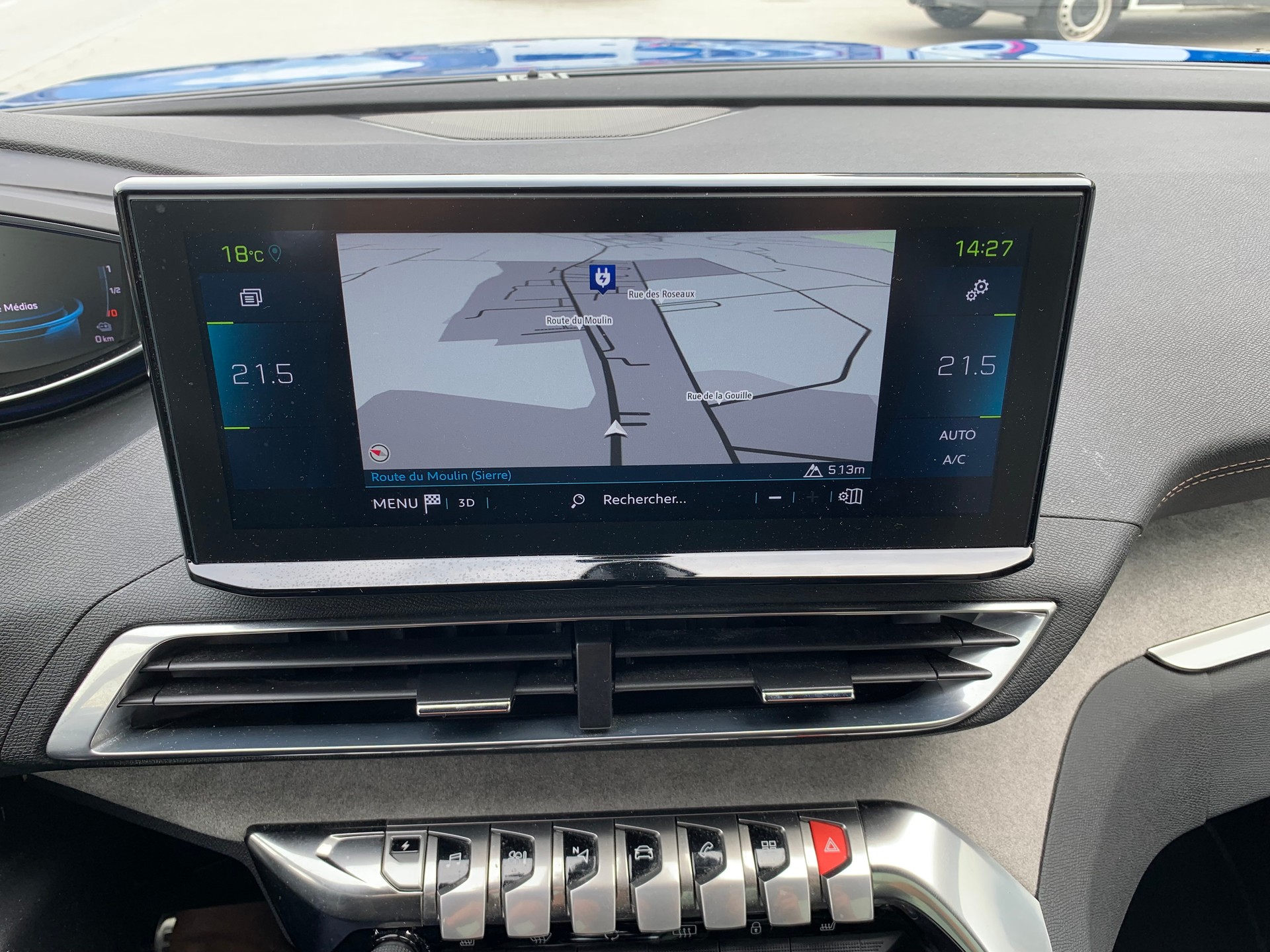 PEUGEOT 3008 300e Hybrid4 Road Trip EAT8-image-24