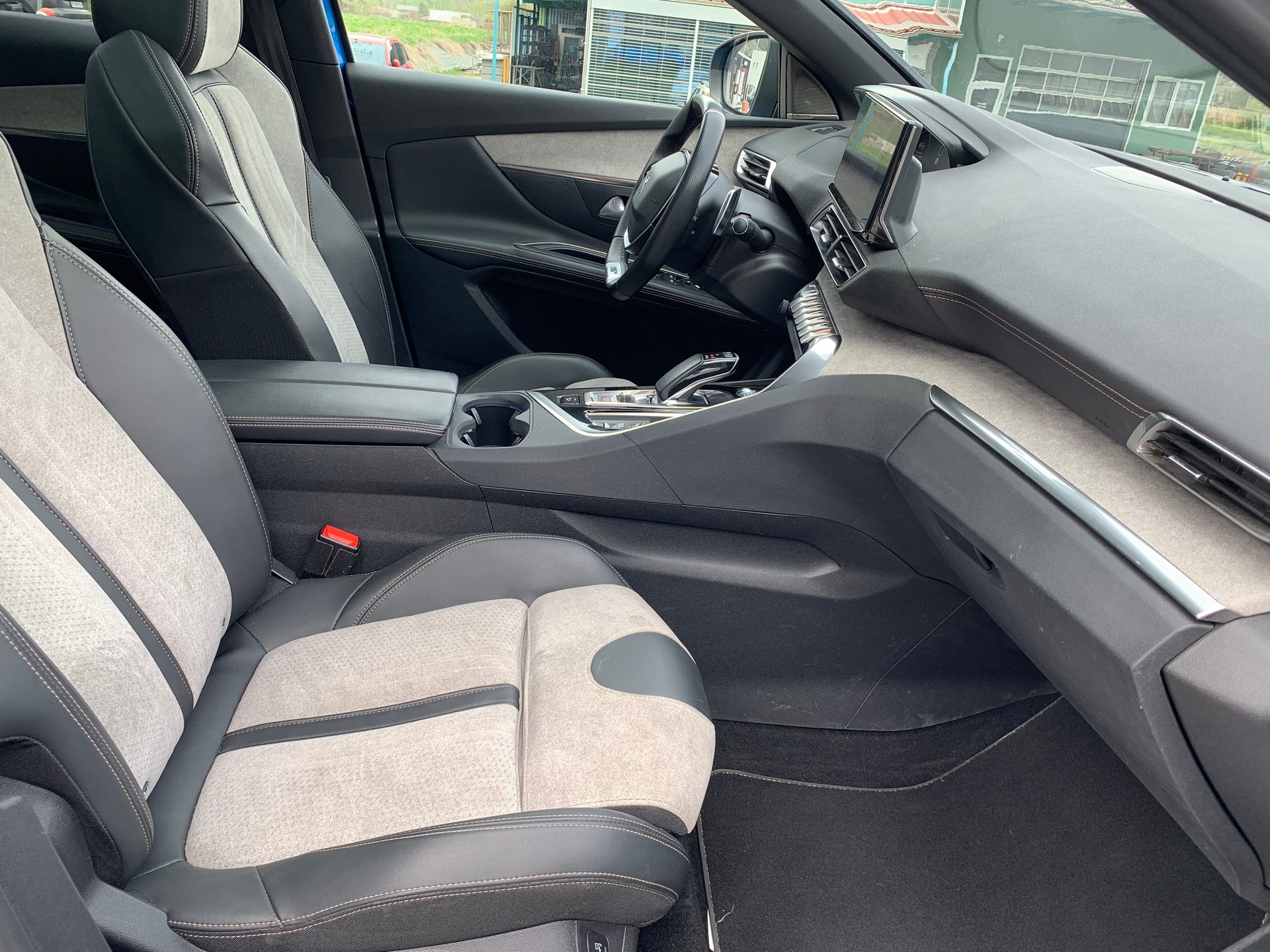 PEUGEOT 3008 300e Hybrid4 Road Trip EAT8-image-19