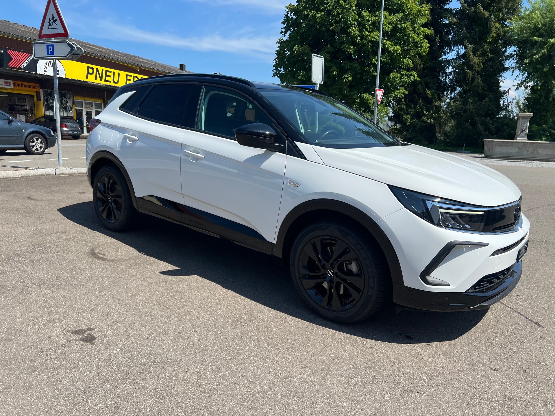 OPEL Grandland 1.6 Hybrid GS Line Automatik-image-6