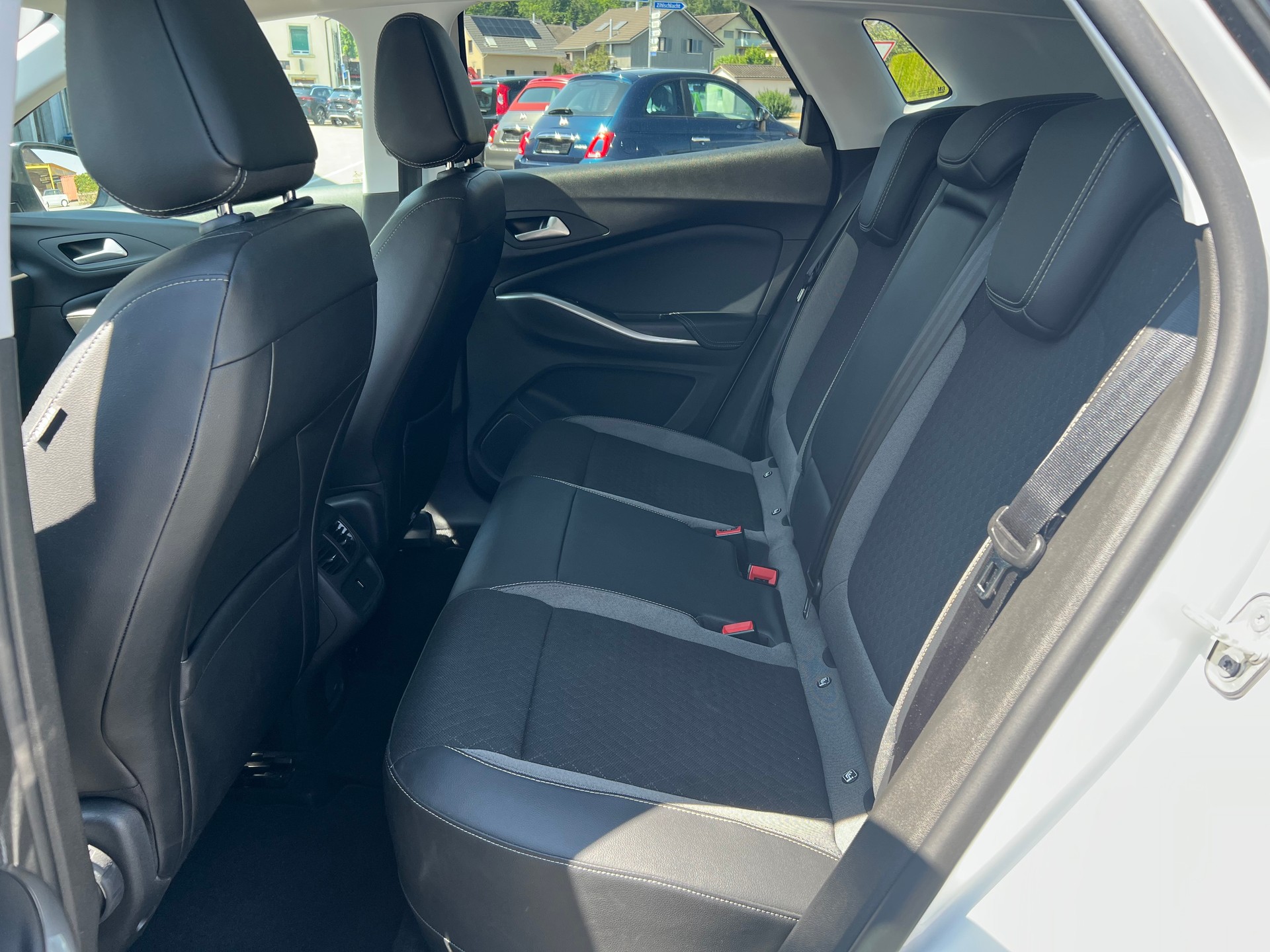 OPEL Grandland 1.6 Hybrid GS Line Automatik-image-22