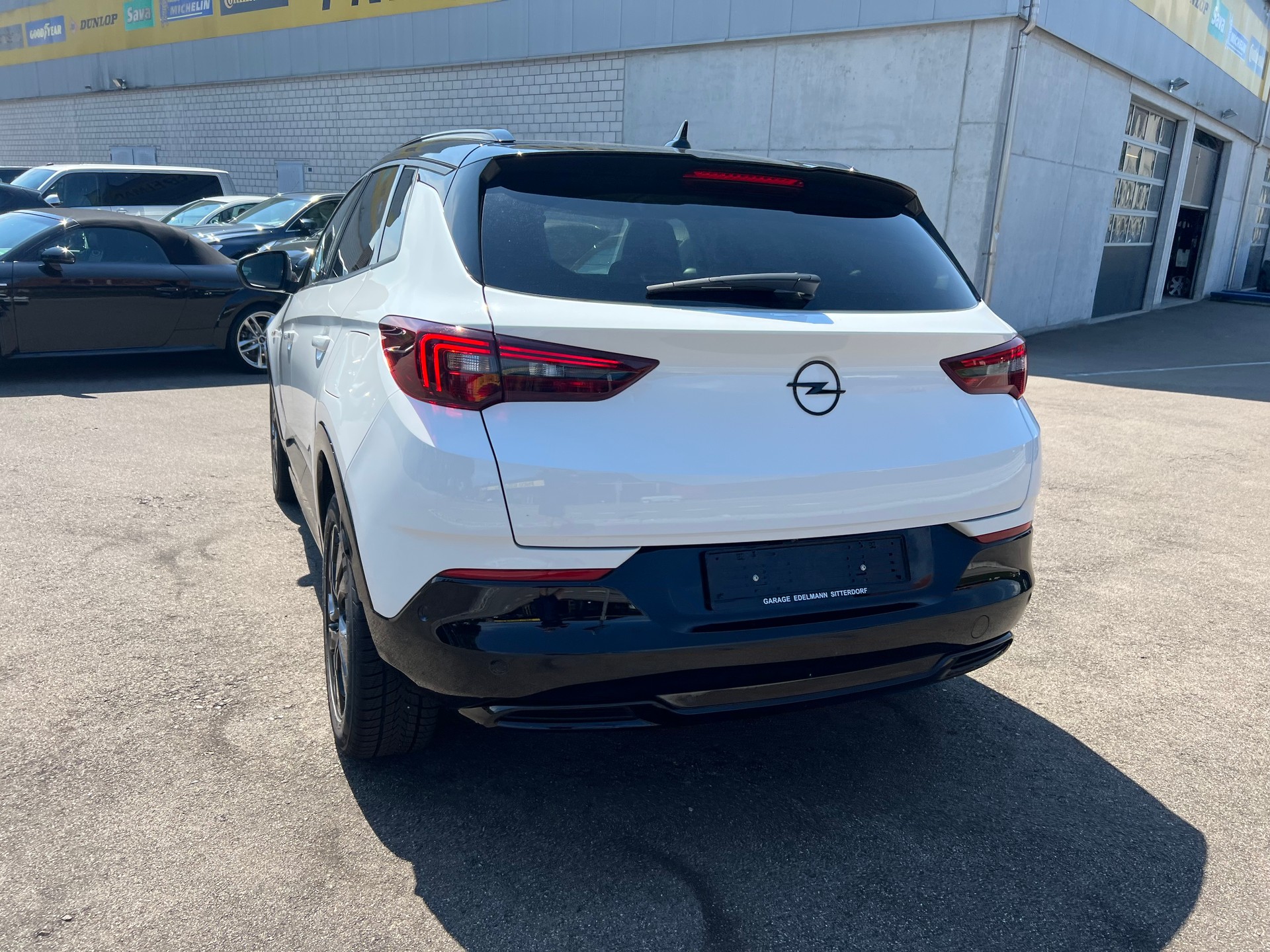 OPEL Grandland 1.6 Hybrid GS Line Automatik-image-14