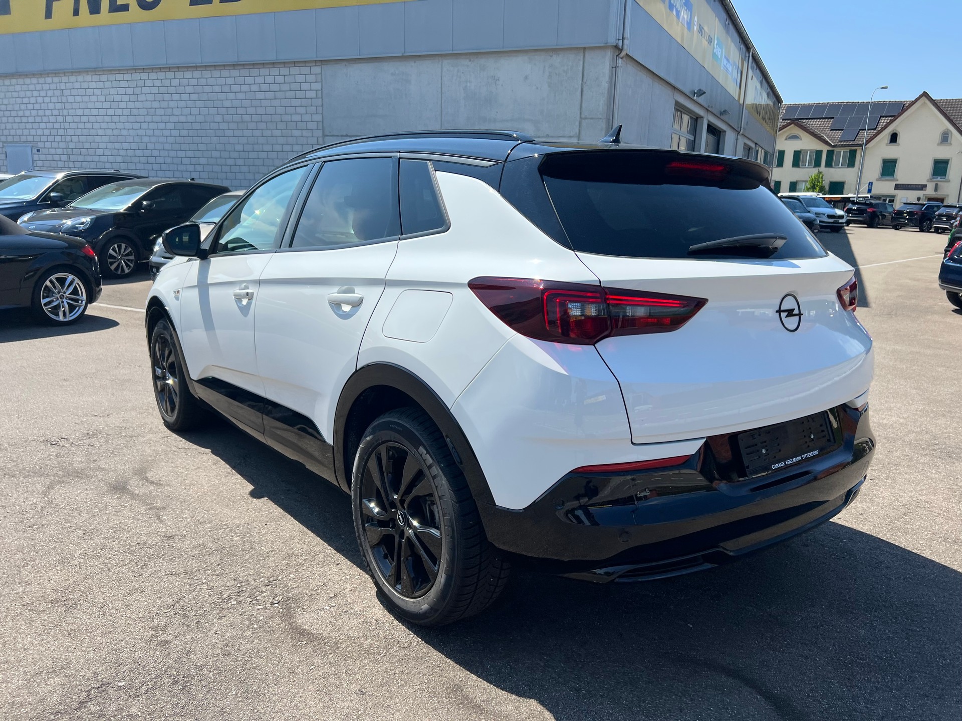 OPEL Grandland 1.6 Hybrid GS Line Automatik-image-15
