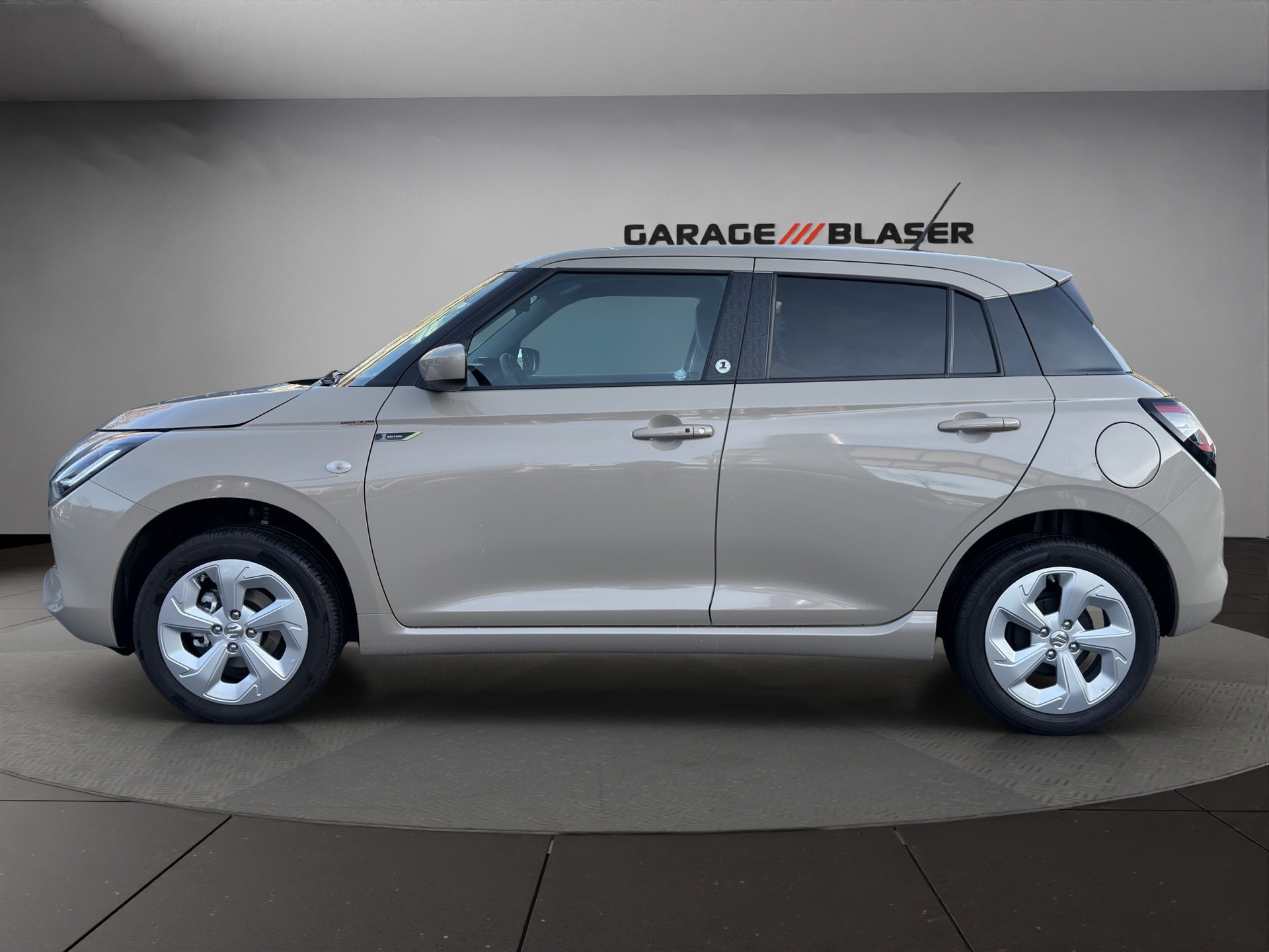 SUZUKI Swift 1.2 1st Edition Hybrid 4x4-showroom-element-1