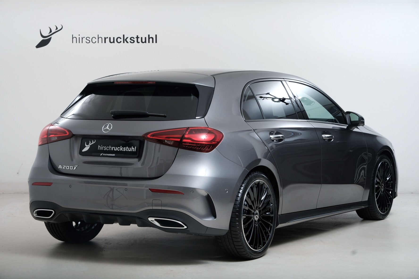 MERCEDES-BENZ A 200 Night Star 7G-DCT-showroom-element-3