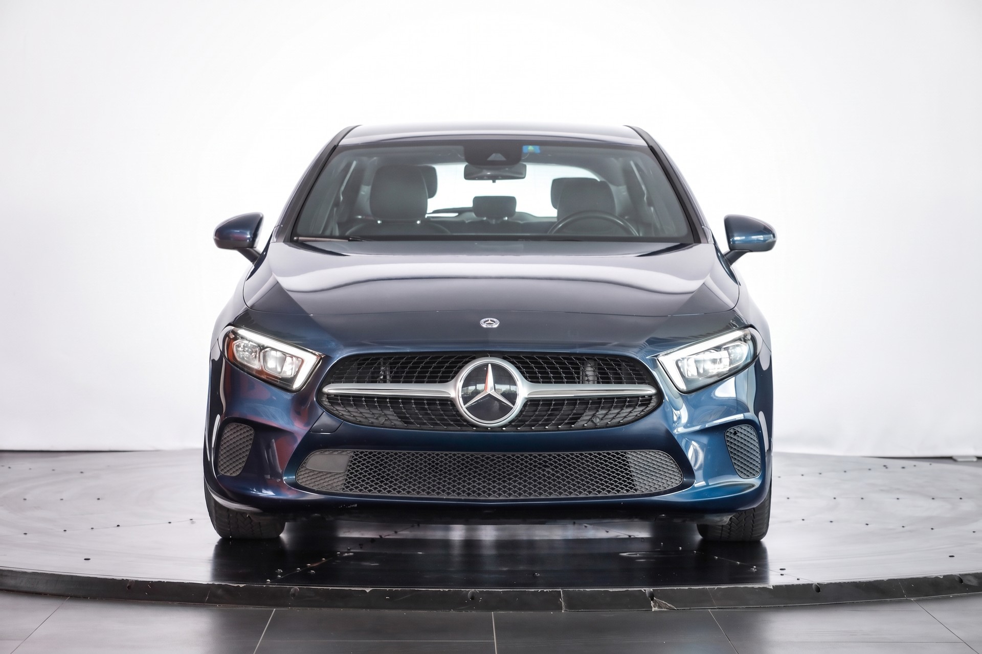MERCEDES-BENZ A 180 Progressive 7G-DCT-showroom-element-1
