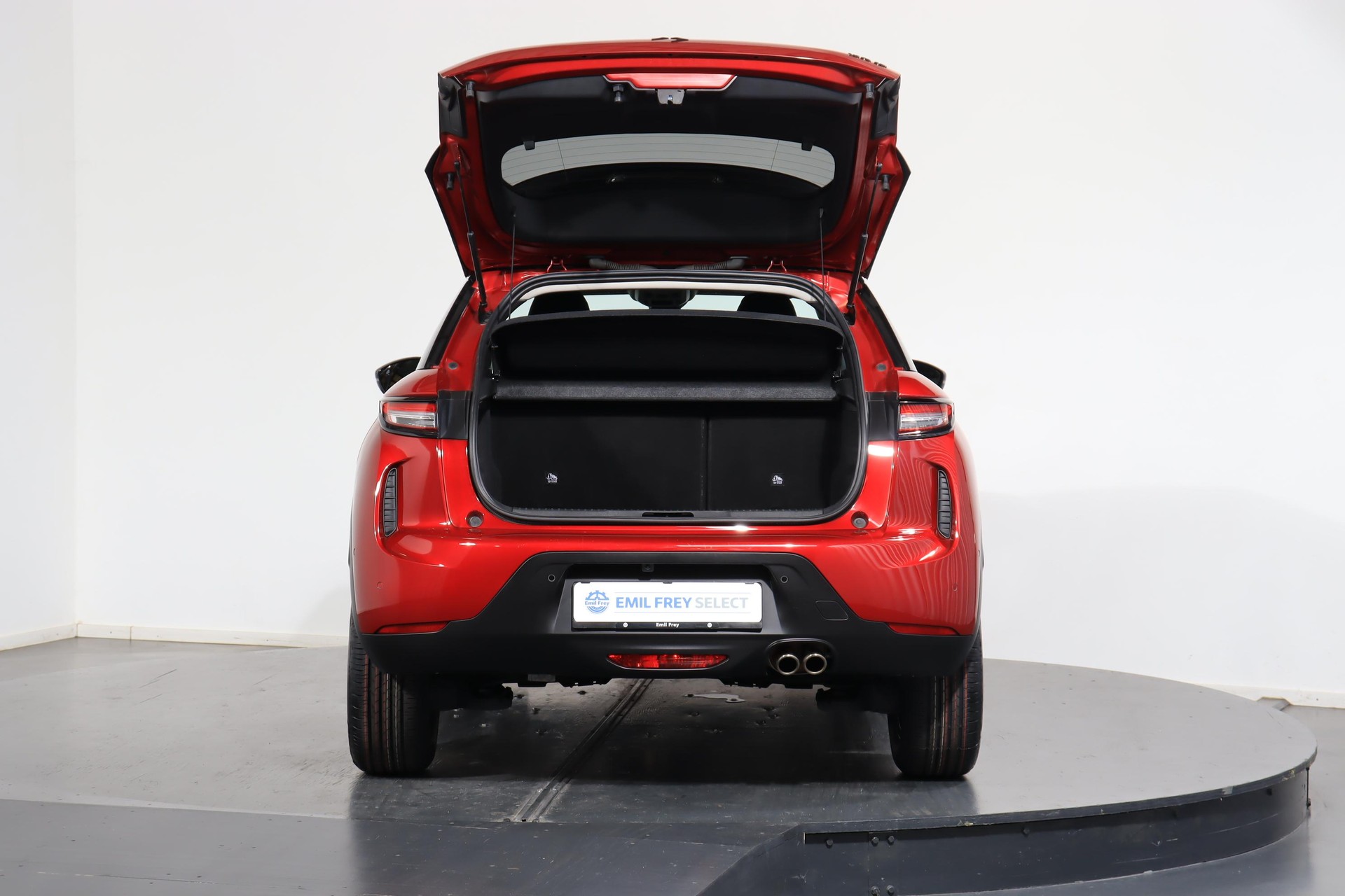 DS AUTOMOBILES 3 Crossback 1.2 PureTech 130 Ligne Noire-showroom-element-3