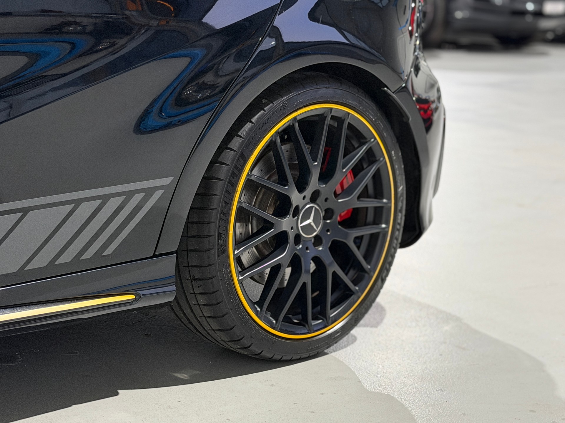MERCEDES-BENZ A 45 AMG Yellow Night Edition 4Matic 7G-DCT (CH)-image-14