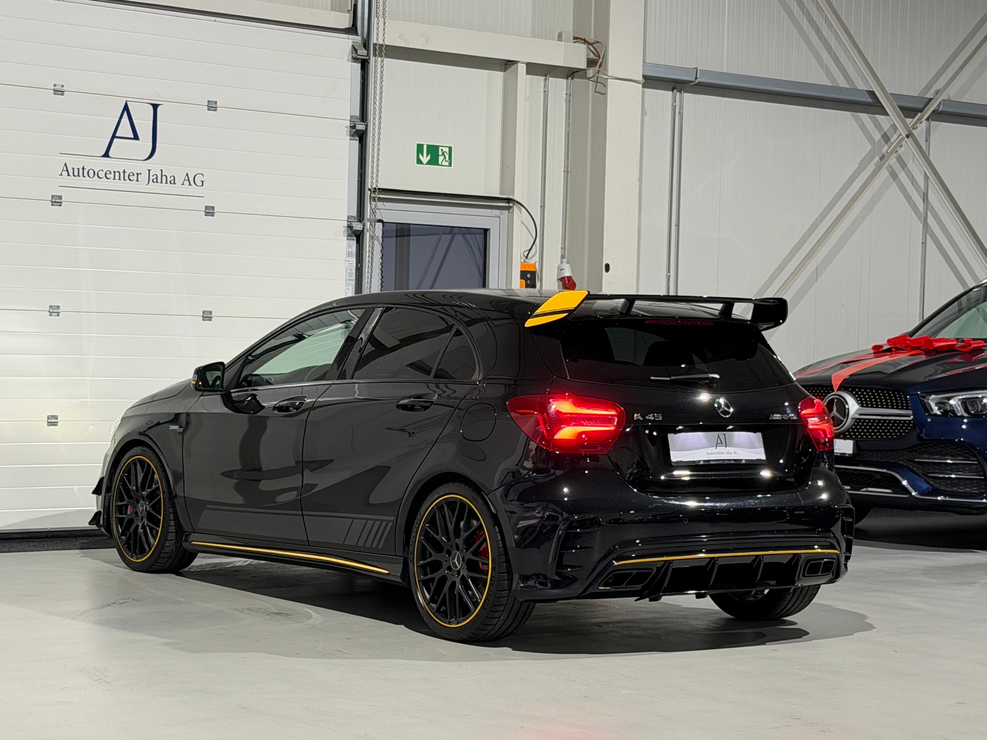 MERCEDES-BENZ A 45 AMG Yellow Night Edition 4Matic 7G-DCT (CH)-image-18