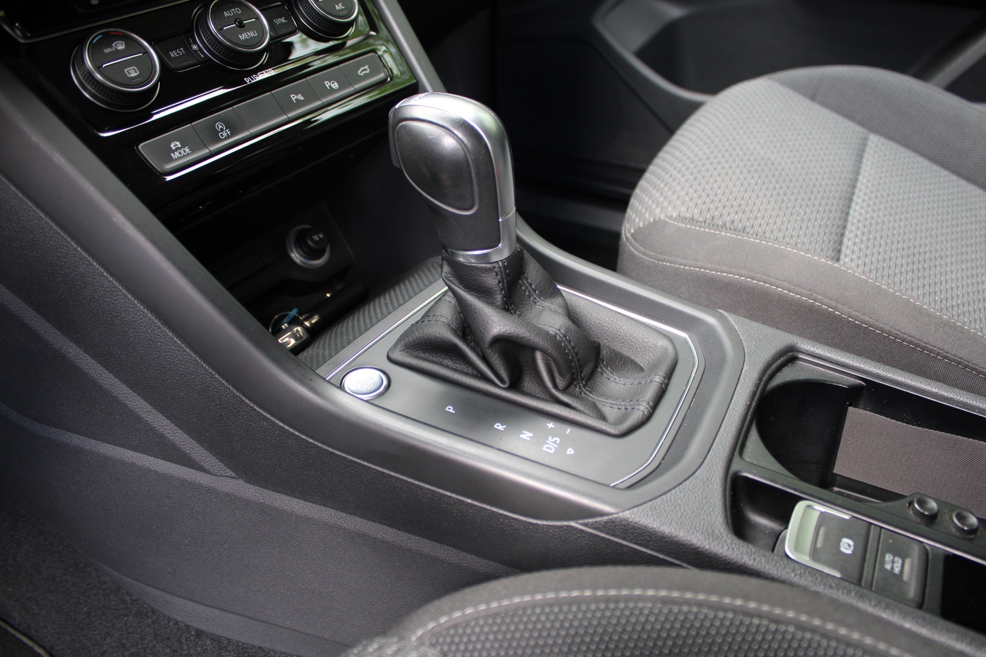 VW Touran 1.4 TSI BlueMotion Technology Comfortline DSG-image-15