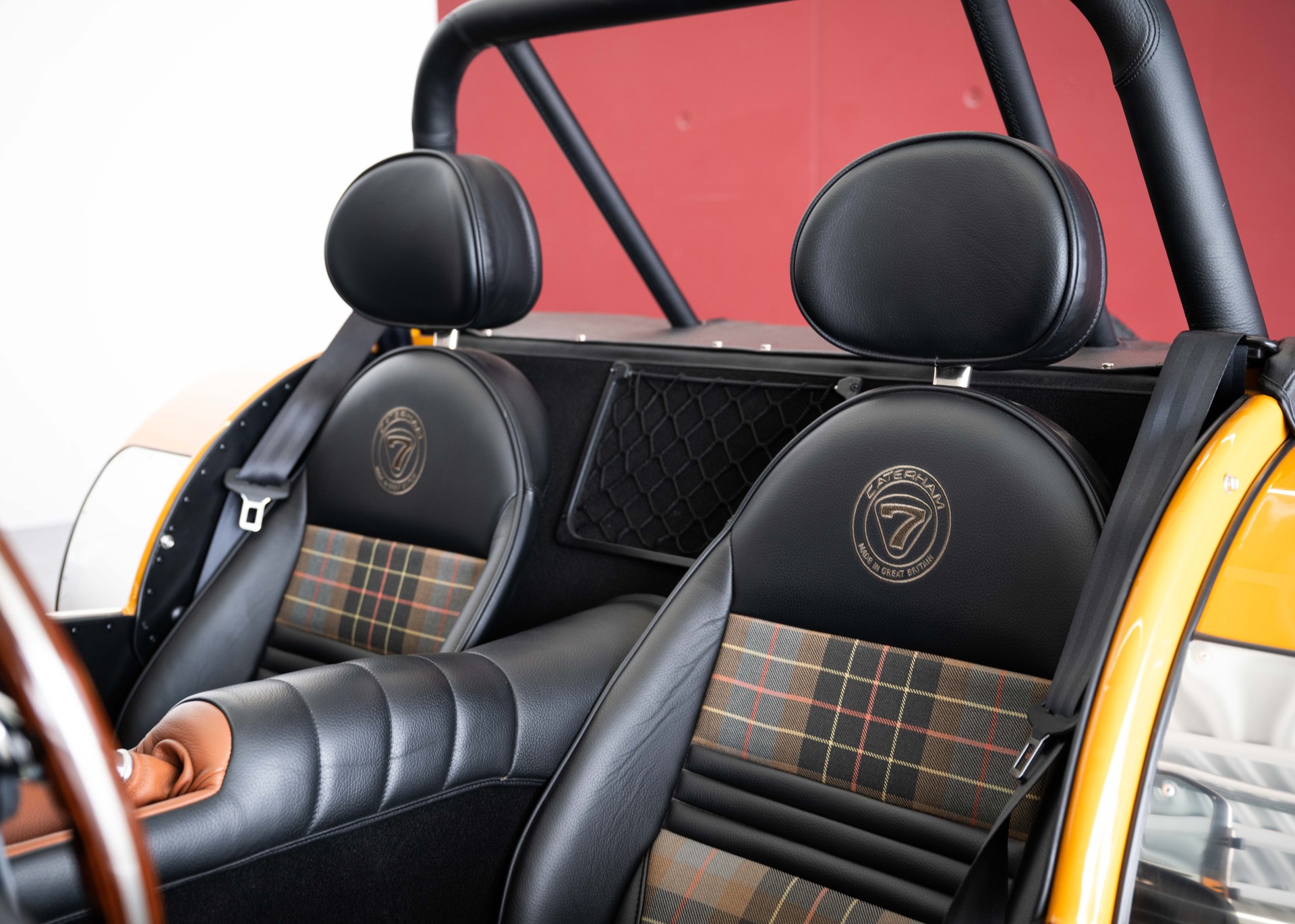 CATERHAM Super Seven 2000 SV (MY26, Swiss new car, Bronze Yellow special paint, 24-month factory warranty, delivery March 27)-image-22